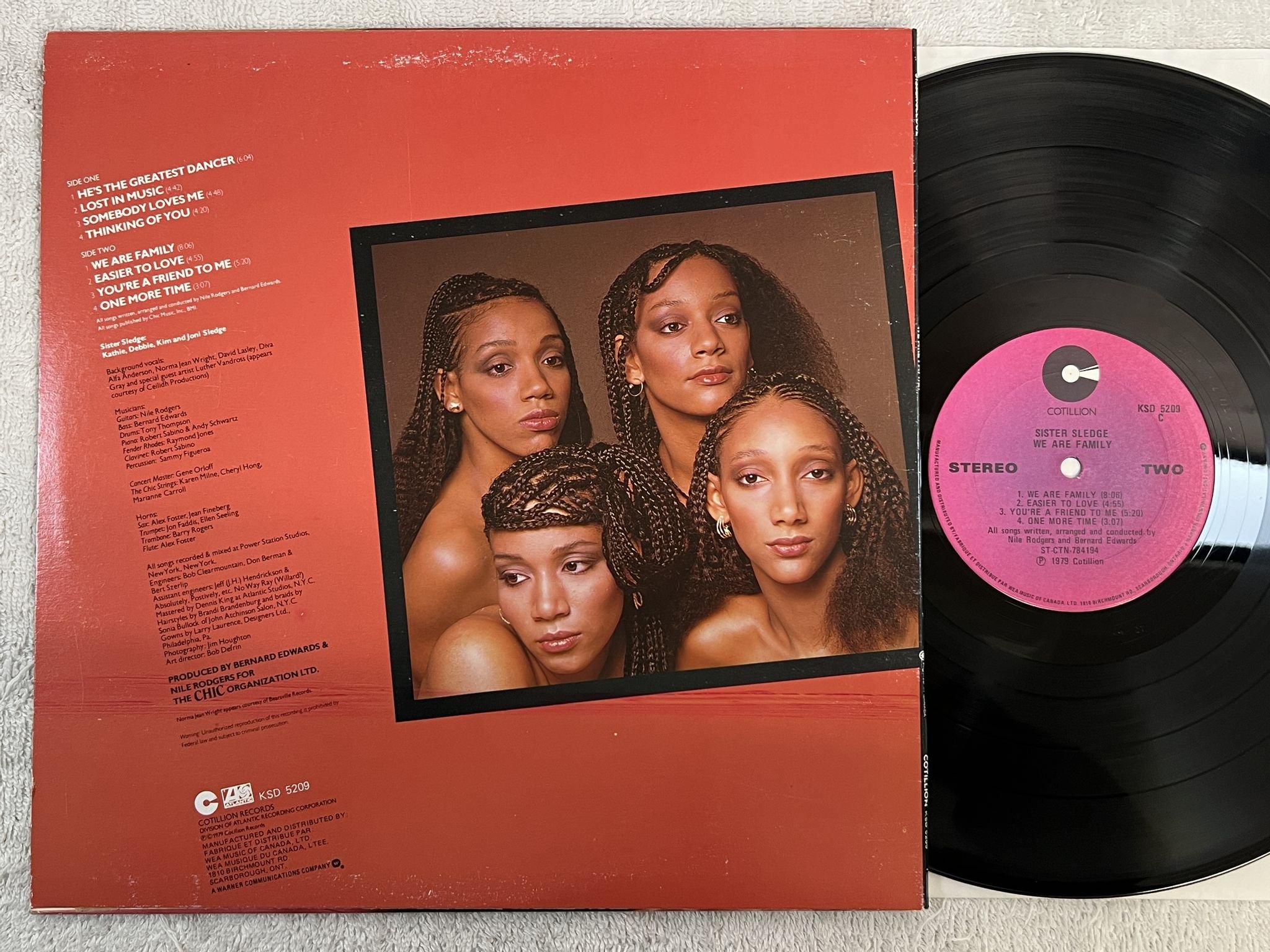 Omslagsbild för skivan SISTER SLEDGE we are family LP -79 Can COTILLION KSD 5209 ** DISCO CLASSIC **