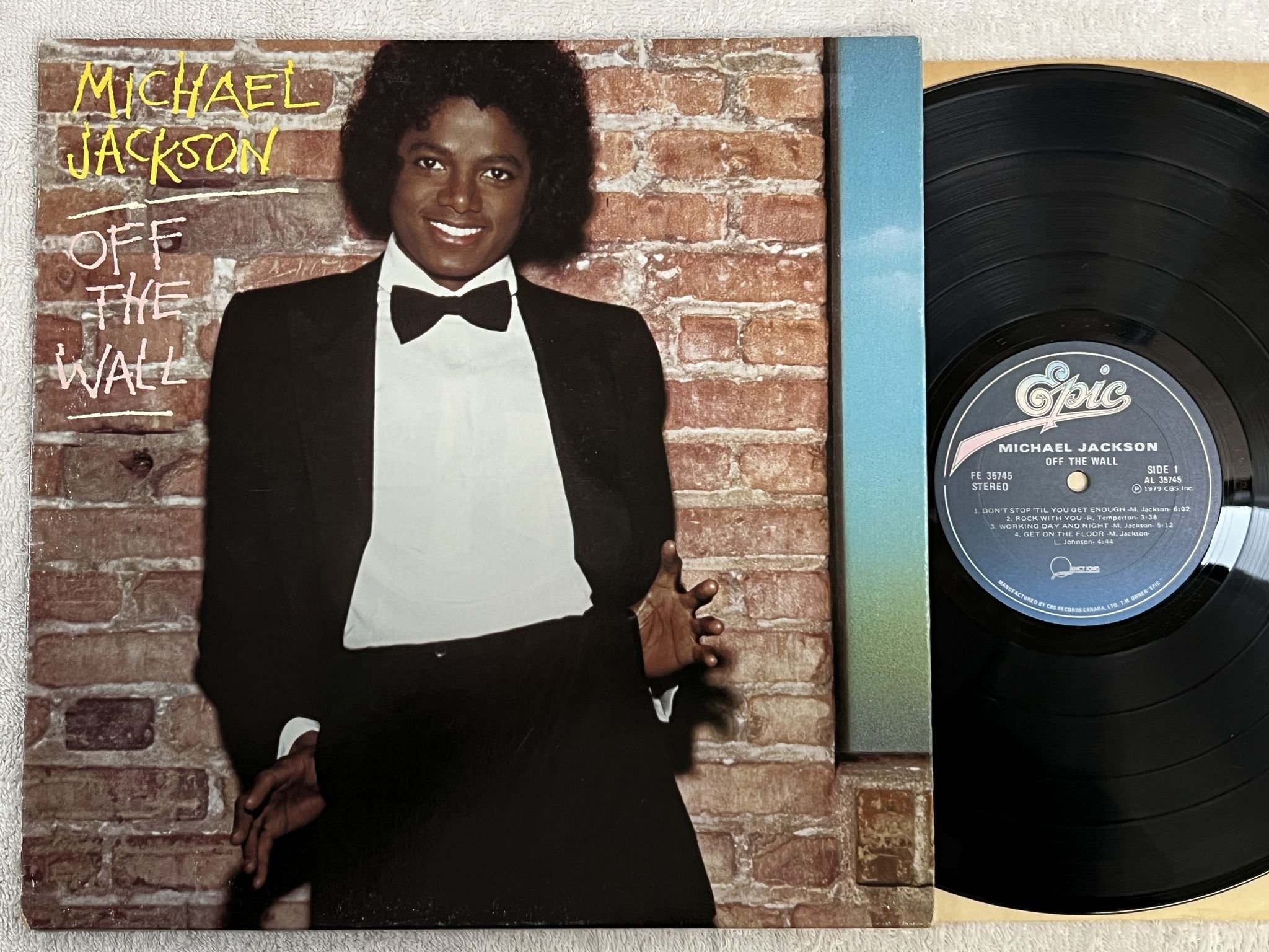 Omslagsbild för skivan MICHAEL JACKSON off the wall LP -79 Can EPIC FE 35745