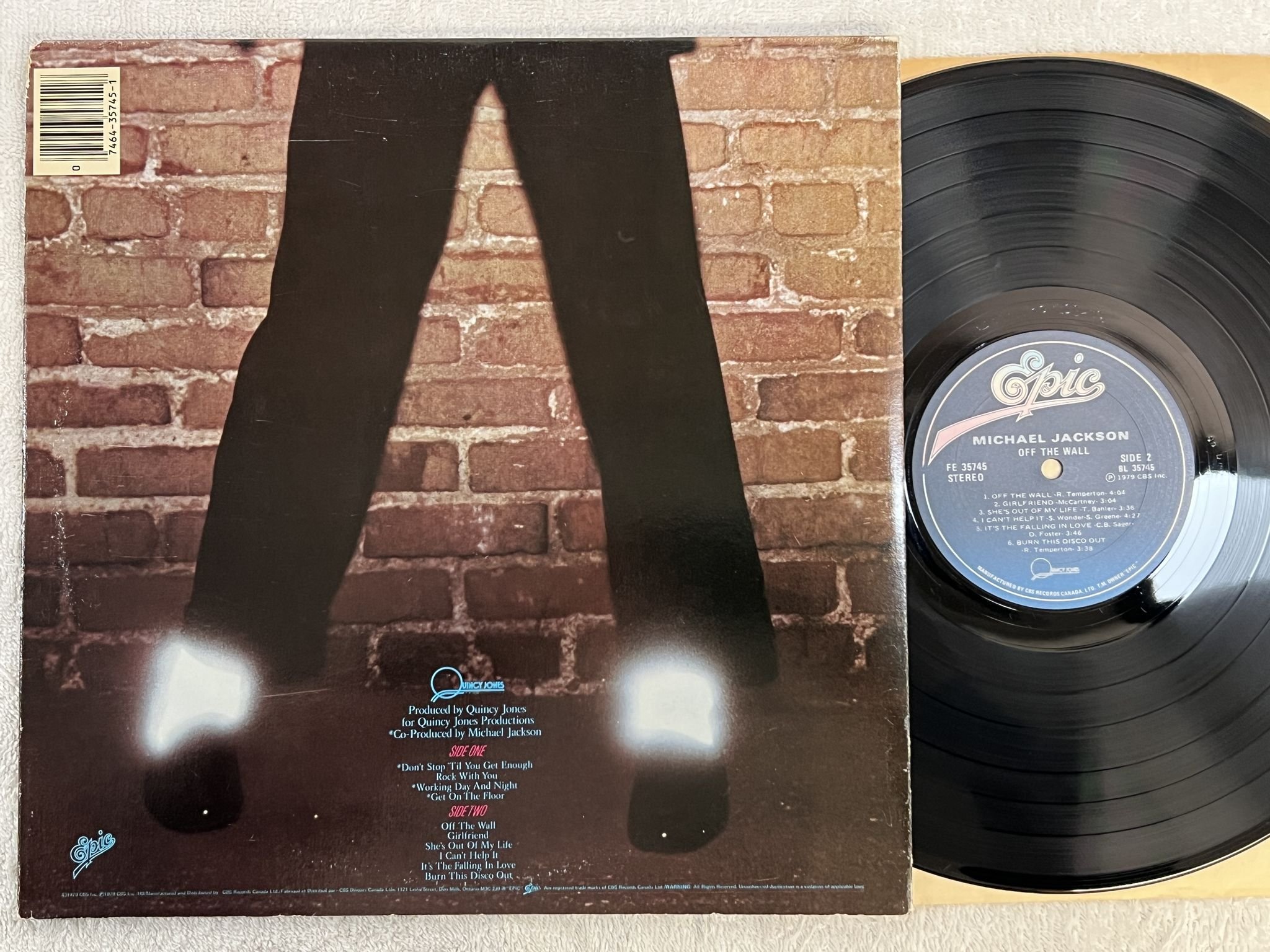 Omslagsbild för skivan MICHAEL JACKSON off the wall LP -79 Can EPIC FE 35745