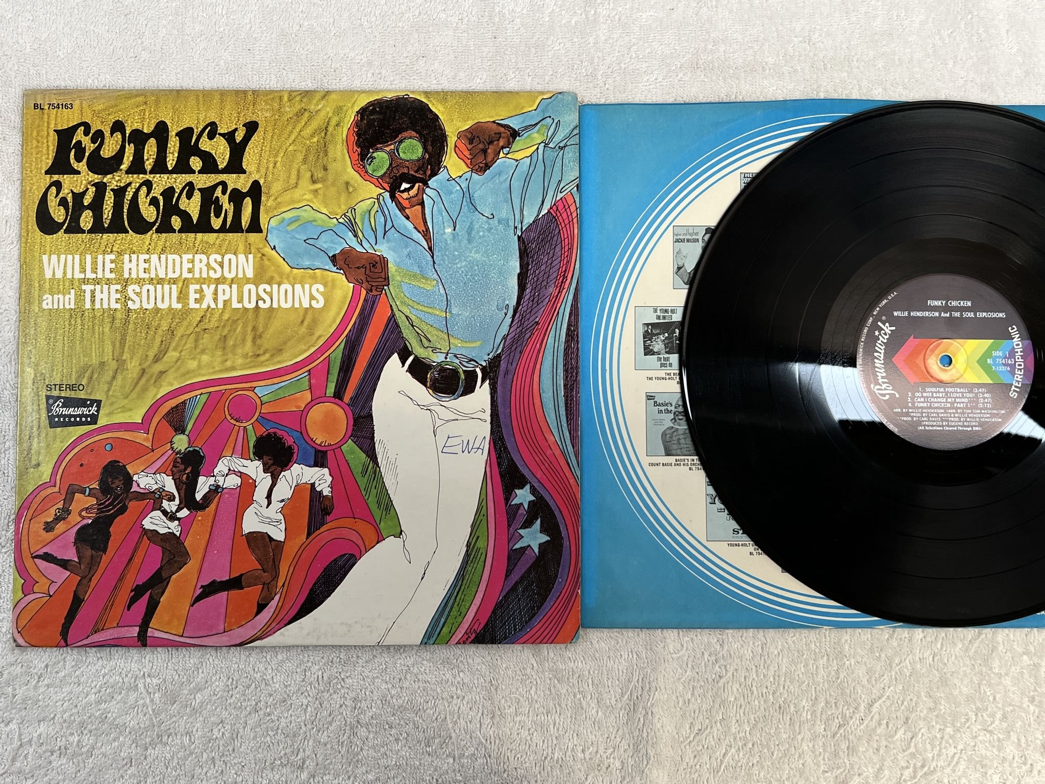 Omslagsbild för skivan WILLIE HENDERSON & THE SOUL EXPLOSIONS funky chicken LP -70 US BRUNSWICK