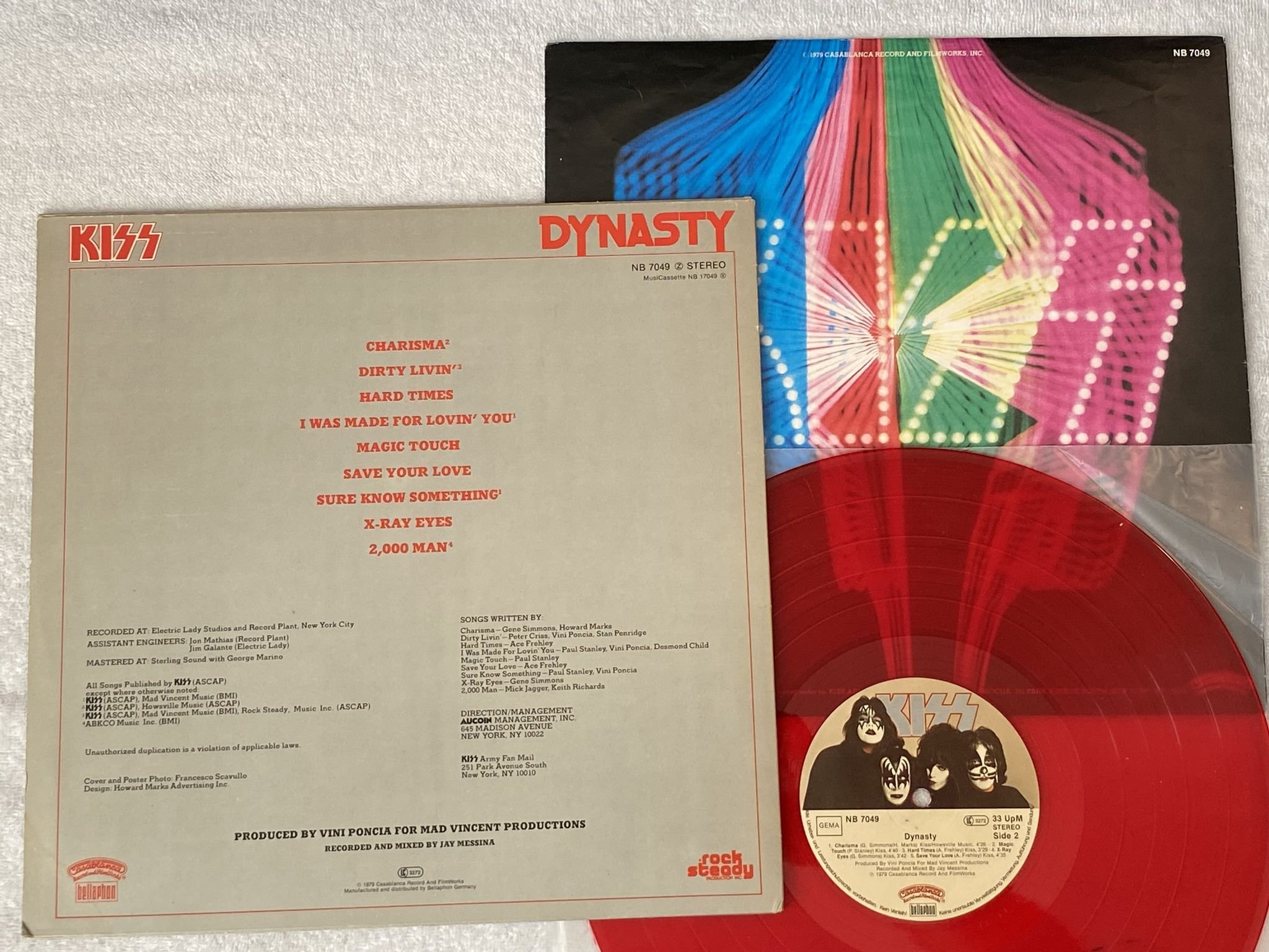 Omslagsbild för skivan KISS dynasty LP -79 Ger NB 7049 *** RED VINYL + POSTER ***