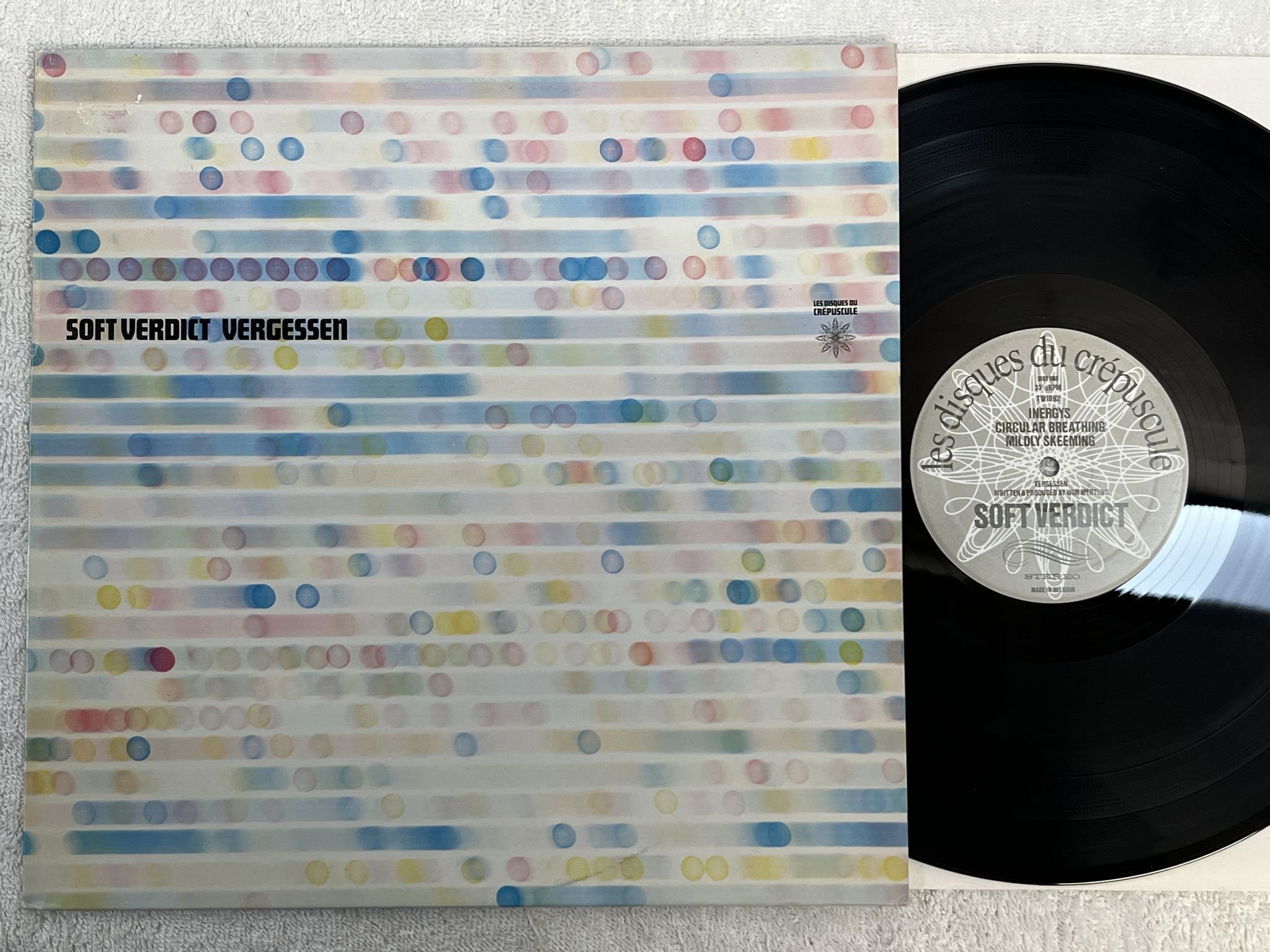 Omslagsbild för skivan SOFT VERDICT vergessen LP -85 Belgium Les Disques Du Crépuscule TWI 092