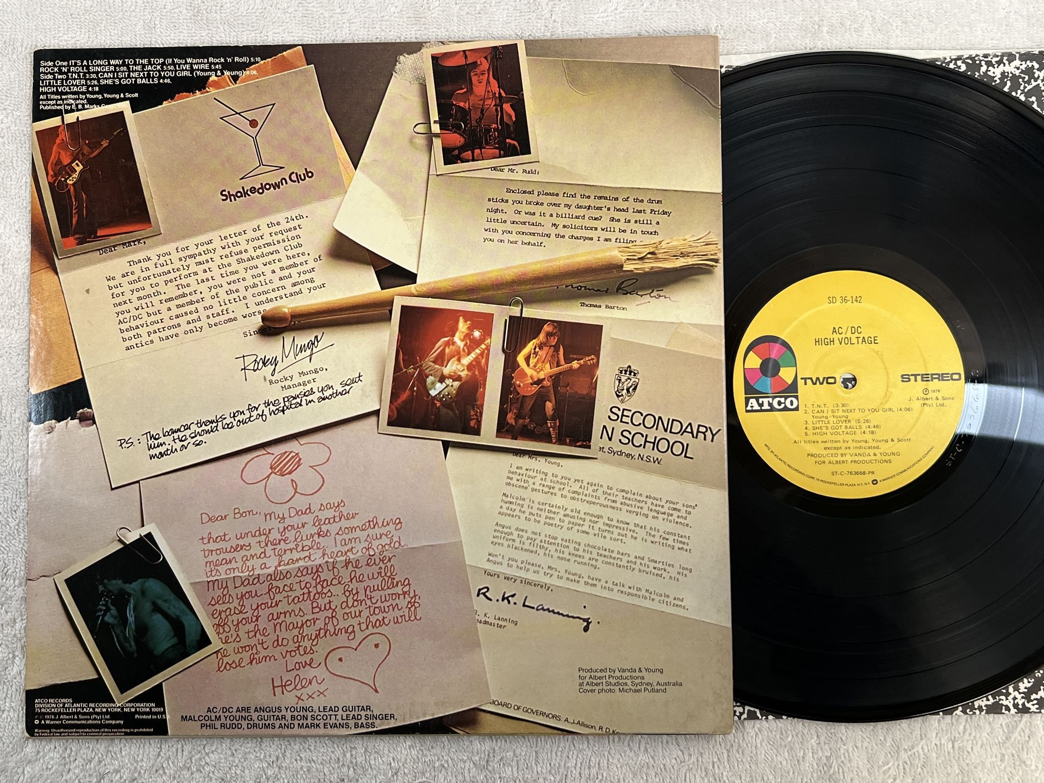 Omslagsbild för skivan AC/DC high voltage LP -76 US ATCO SD 36-142