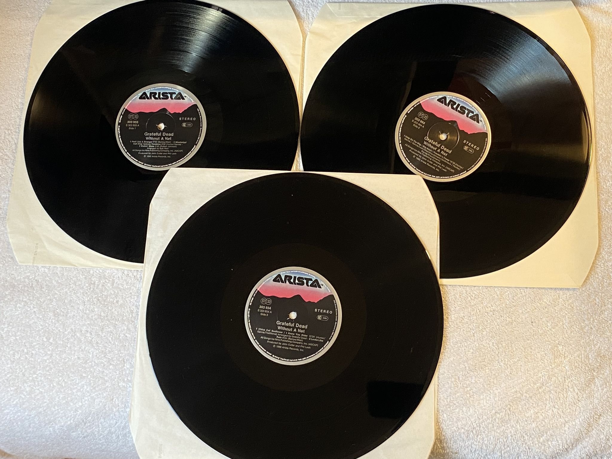 Omslagsbild för skivan GRATEFUL DEAD Without A Net 3xLP -90 ARISTA 303 935 *** Rare ***