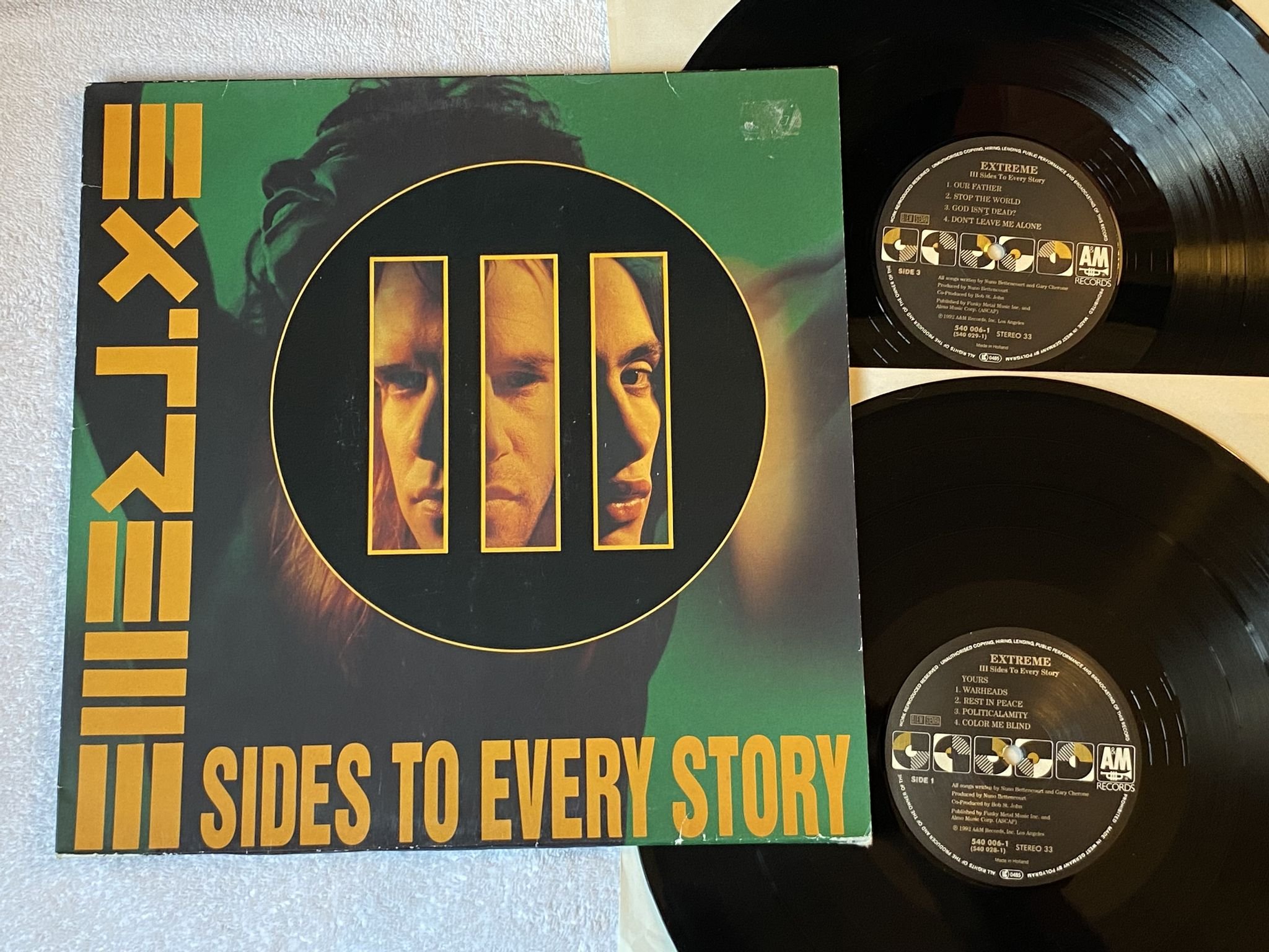 Omslagsbild för skivan EXTREME III sides to every story 2xLP -92 A&M 540006-1
