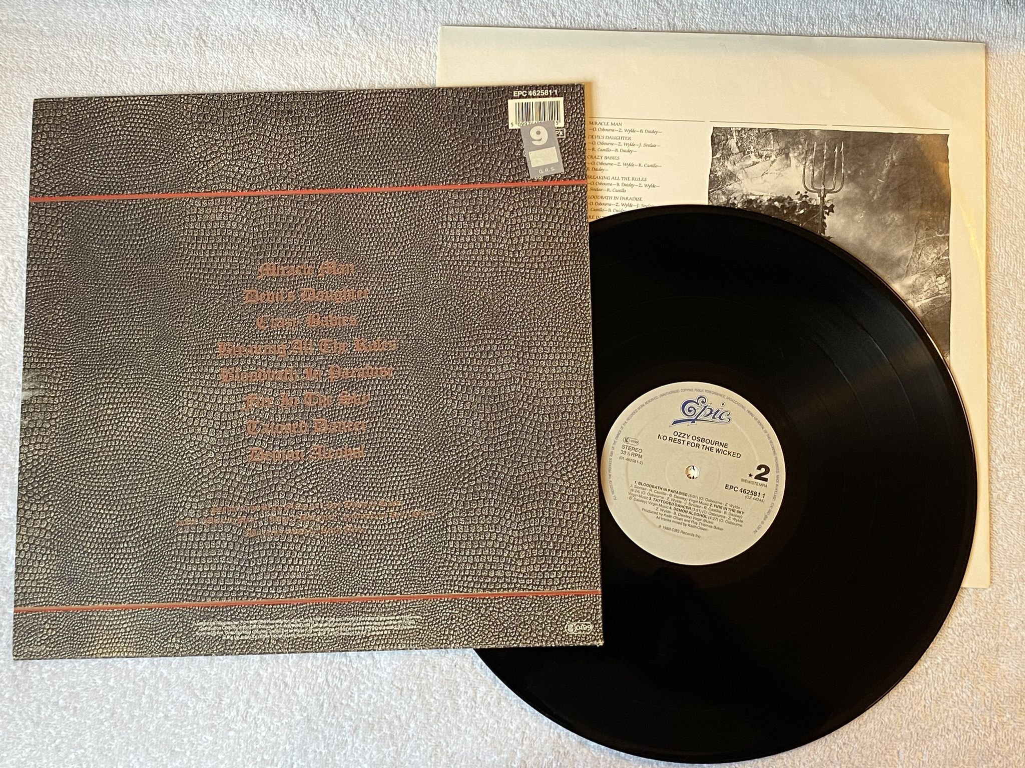 Omslagsbild för skivan OZZY OSBOURNE no rest for the wicked LP -88 Hol EPIC EPC 462581 1