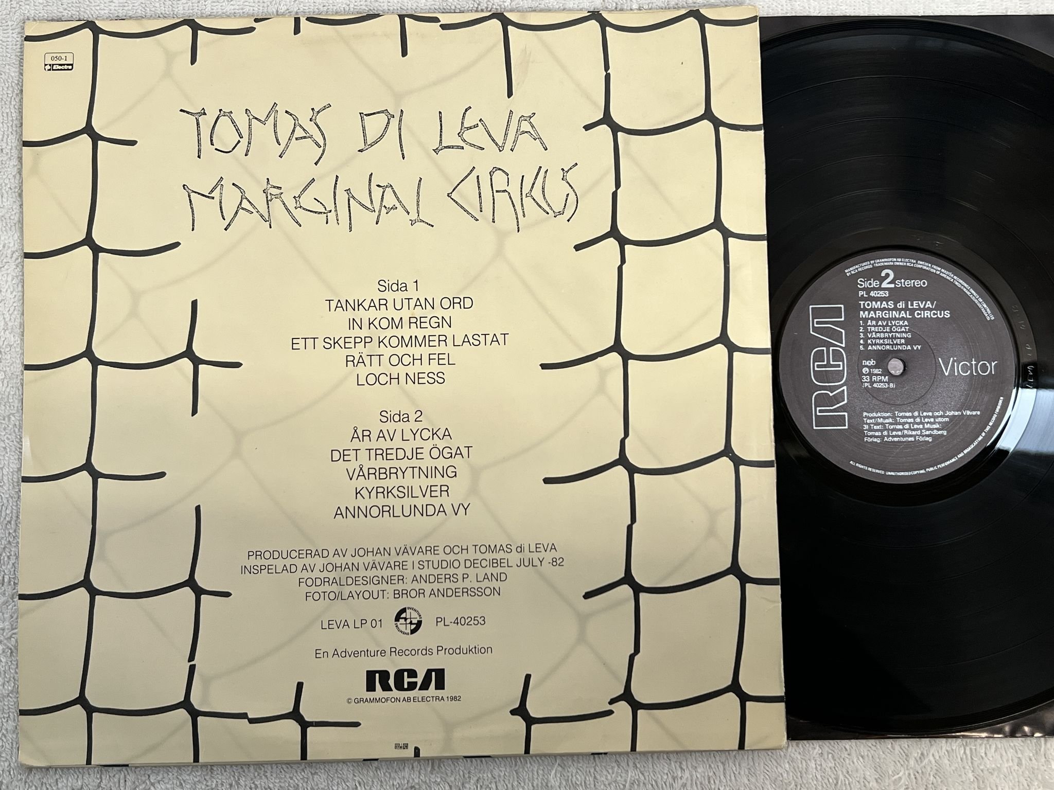 Omslagsbild för skivan TOMAS DI LEVA marginal cirkus LP -82 Swe RCA PL-40253 *** RARE ***