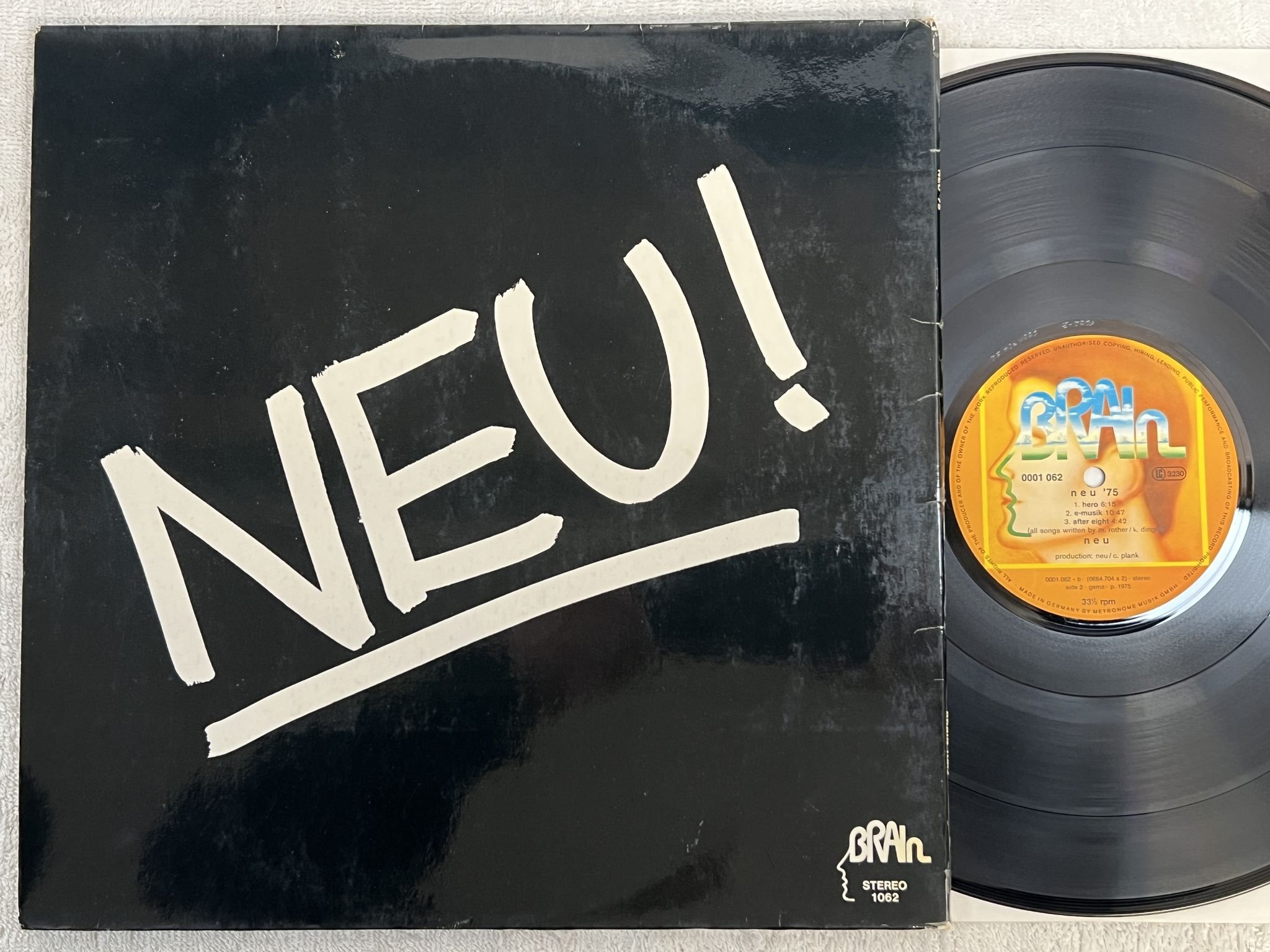 Omslagsbild för skivan NEU Neu! '75 LP re -75/76 Ger BRAIN 0001062 *** classic krautrock ***