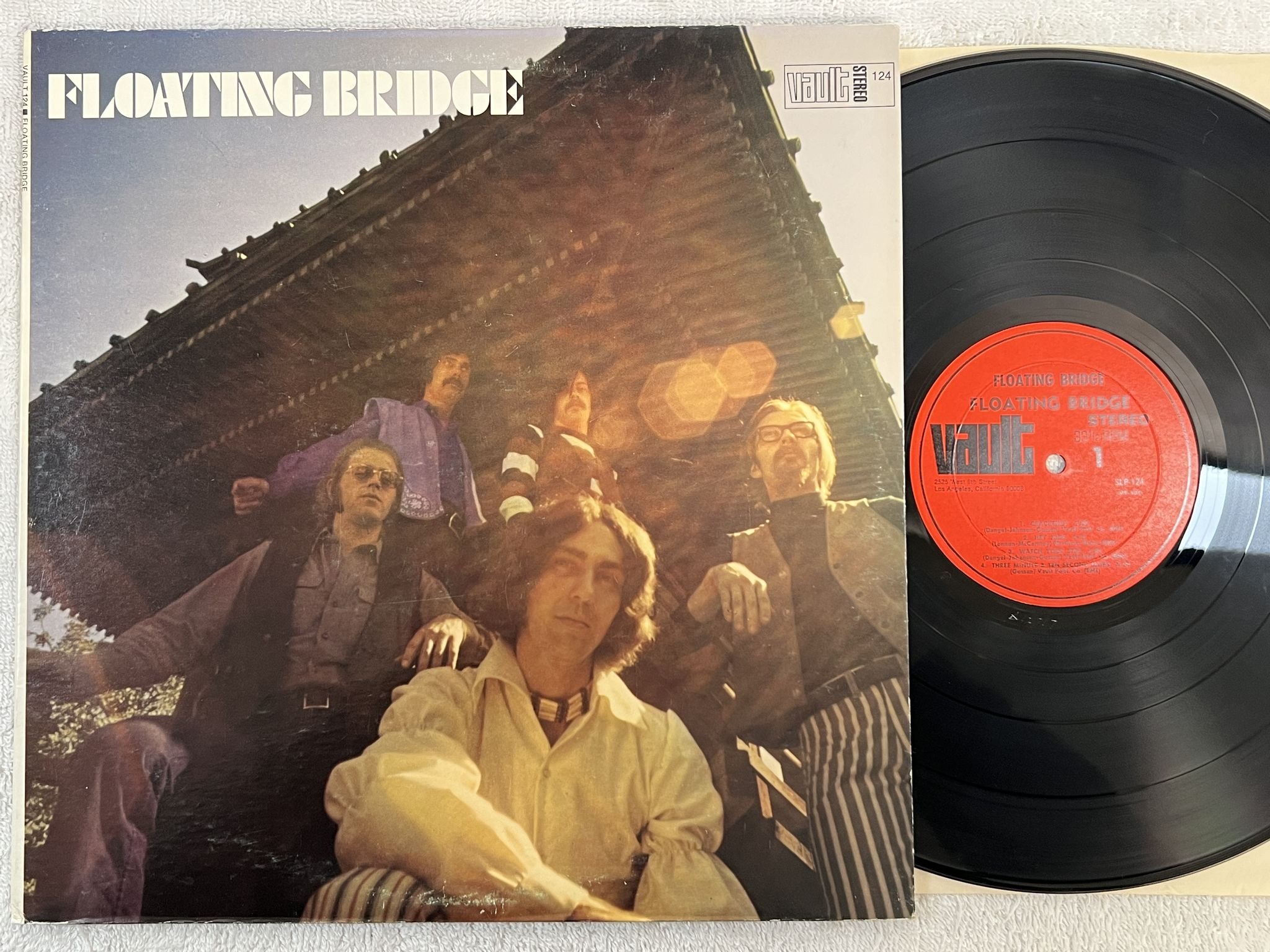 Omslagsbild för skivan FLOATING BRIDGE s/t LP -69 US VAULT SLP-124 *** ACID ROCK ***