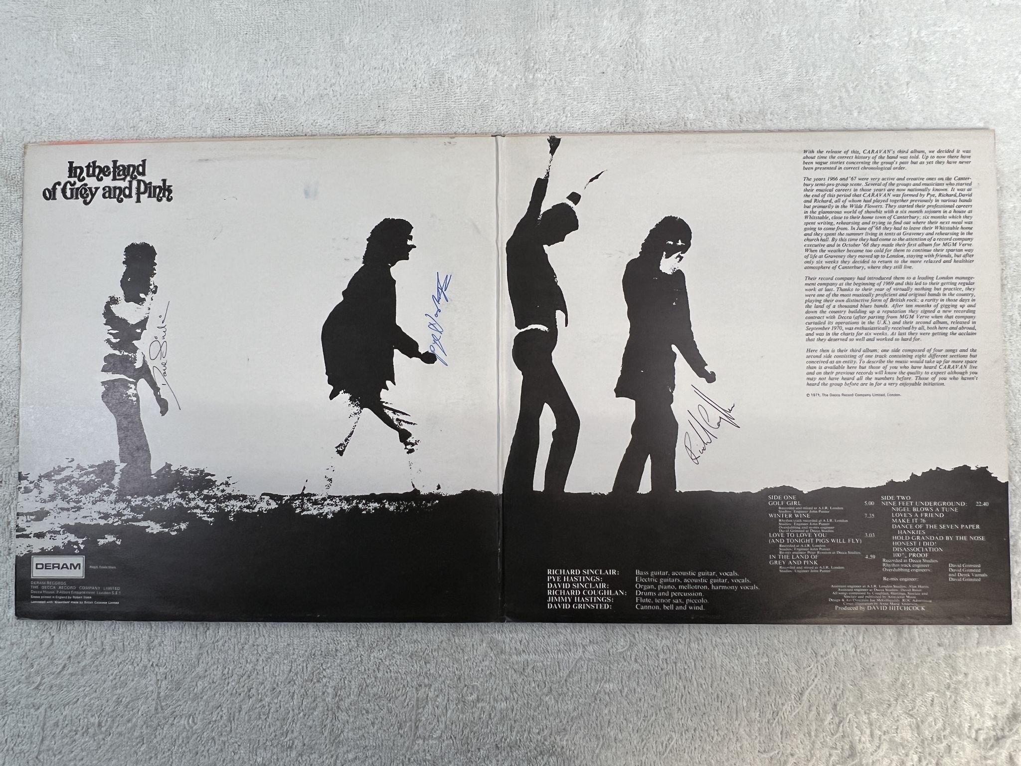 Omslagsbild för skivan CARAVAN In The Land Of Grey And Pink LP -72 UK DERAM SDL R1 ** SIGNED COVER **