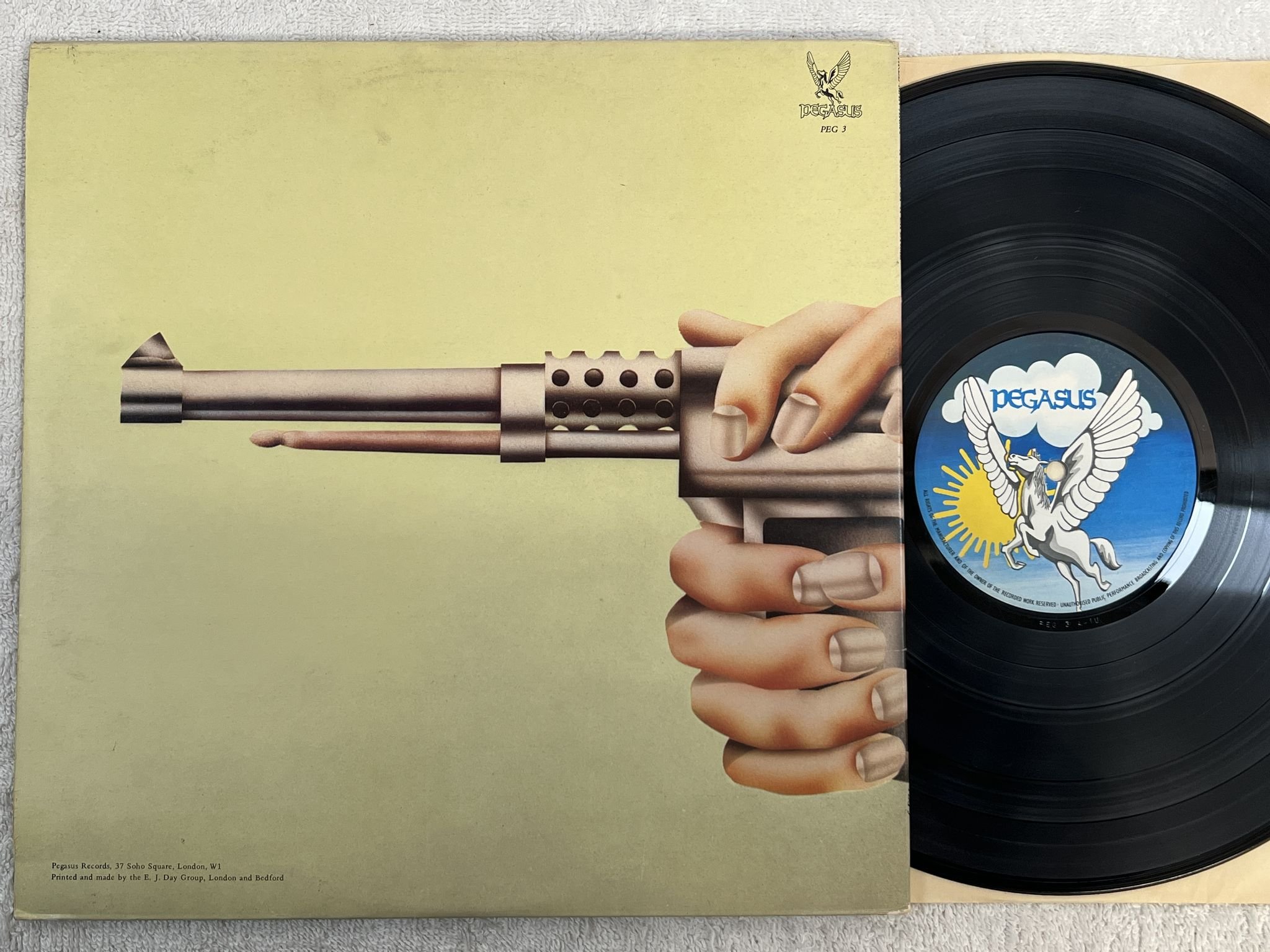 Omslagsbild för skivan THREE MAN ARMY a third of a lifetime LP -71 UK PEGASUS PEG-3