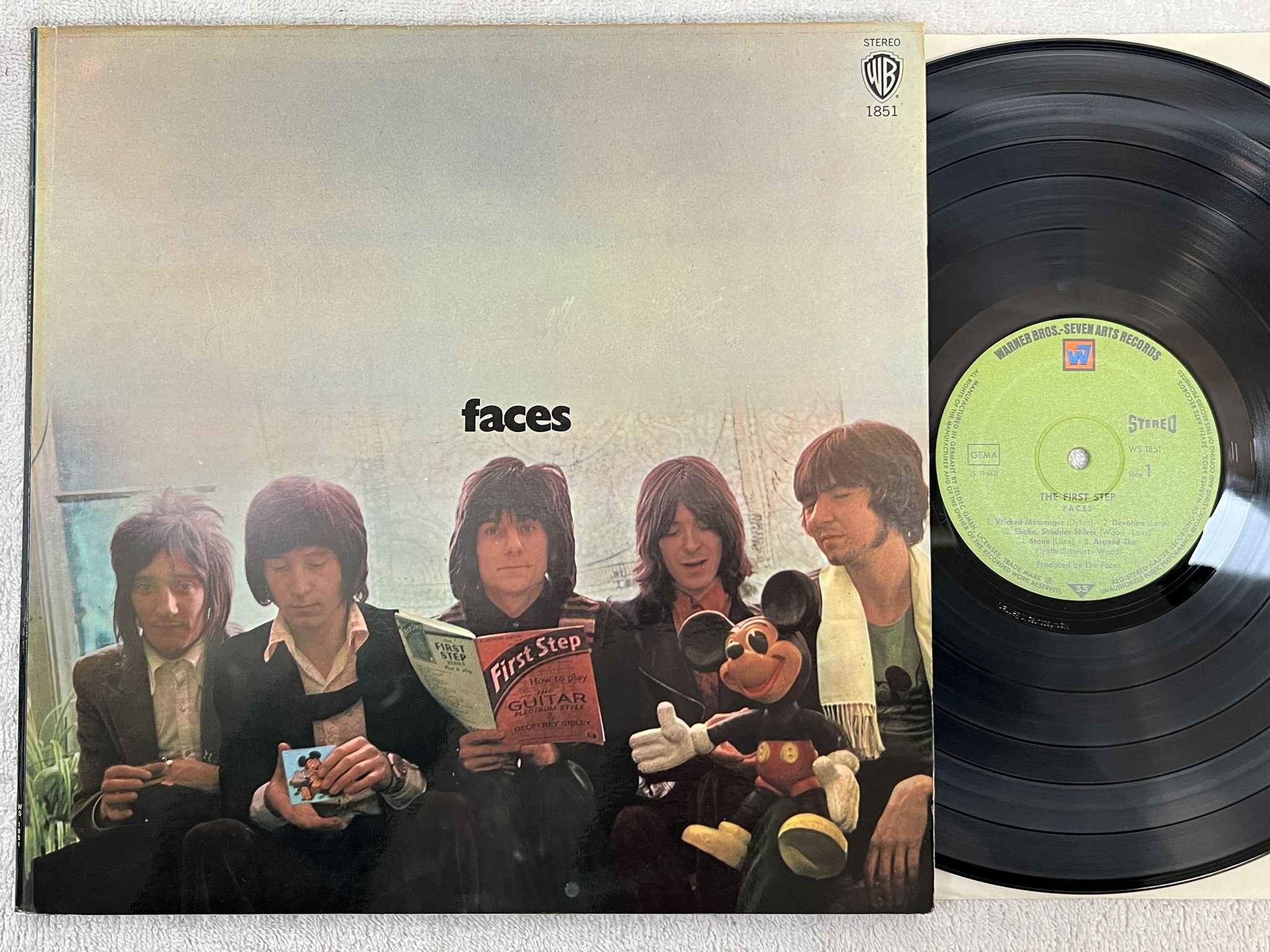 Omslagsbild för skivan FACES the first step LP -70 Ger WARNER BROS WS 1851