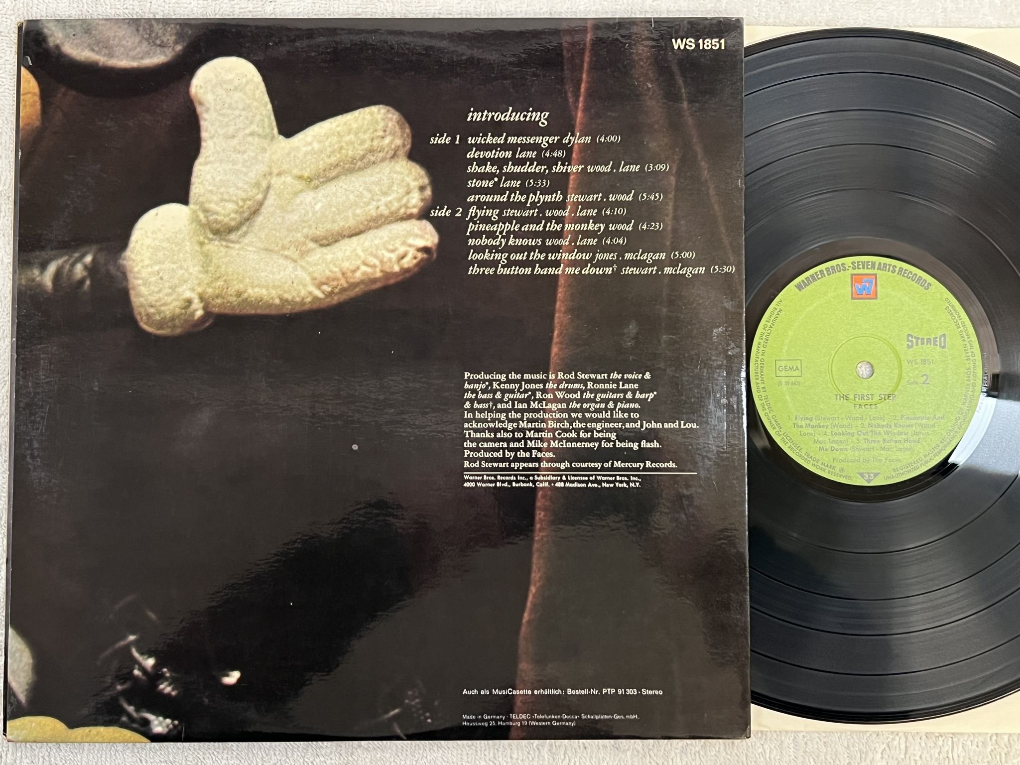 Omslagsbild för skivan FACES the first step LP -70 Ger WARNER BROS WS 1851