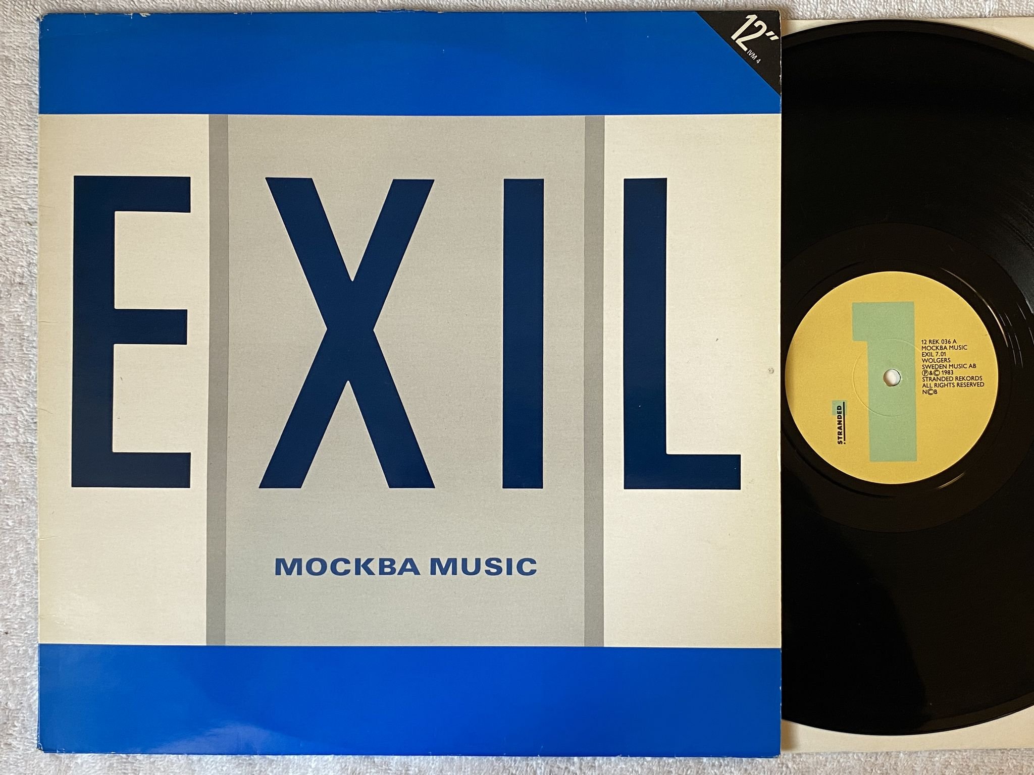 Omslagsbild för skivan MOCKBA MUSIC exil 12"single -83 Swe STRANDED 12 REK 036