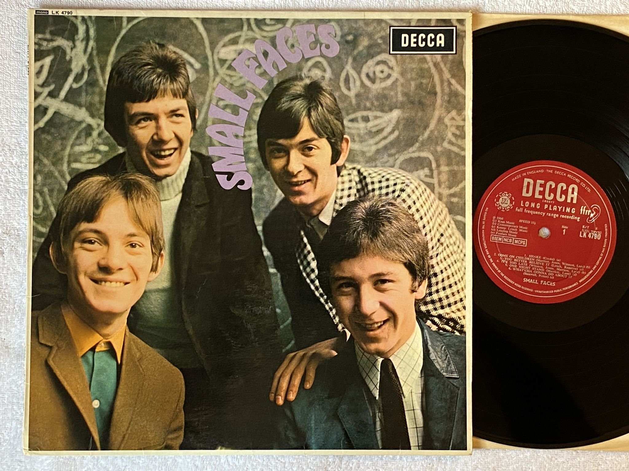 Omslagsbild för skivan SMALL FACES s/t LP -66 UK DECCA LK 4790 *** MOD / RHYTHM N BLUES / POP ***