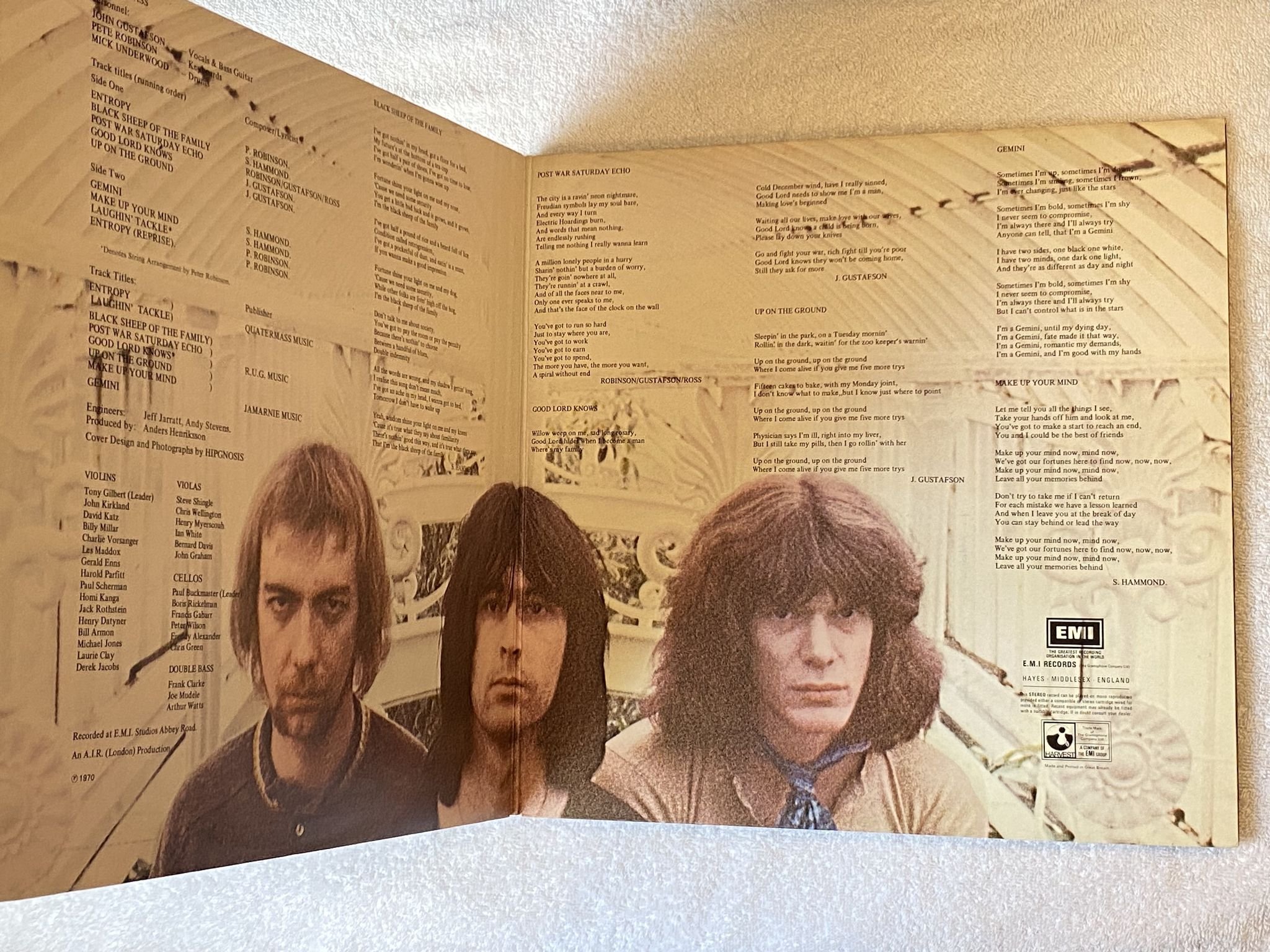 Omslagsbild för skivan QUATERMASS s/t LP -70 UK HARVEST SHVL 775 *** PROG ROCK ***