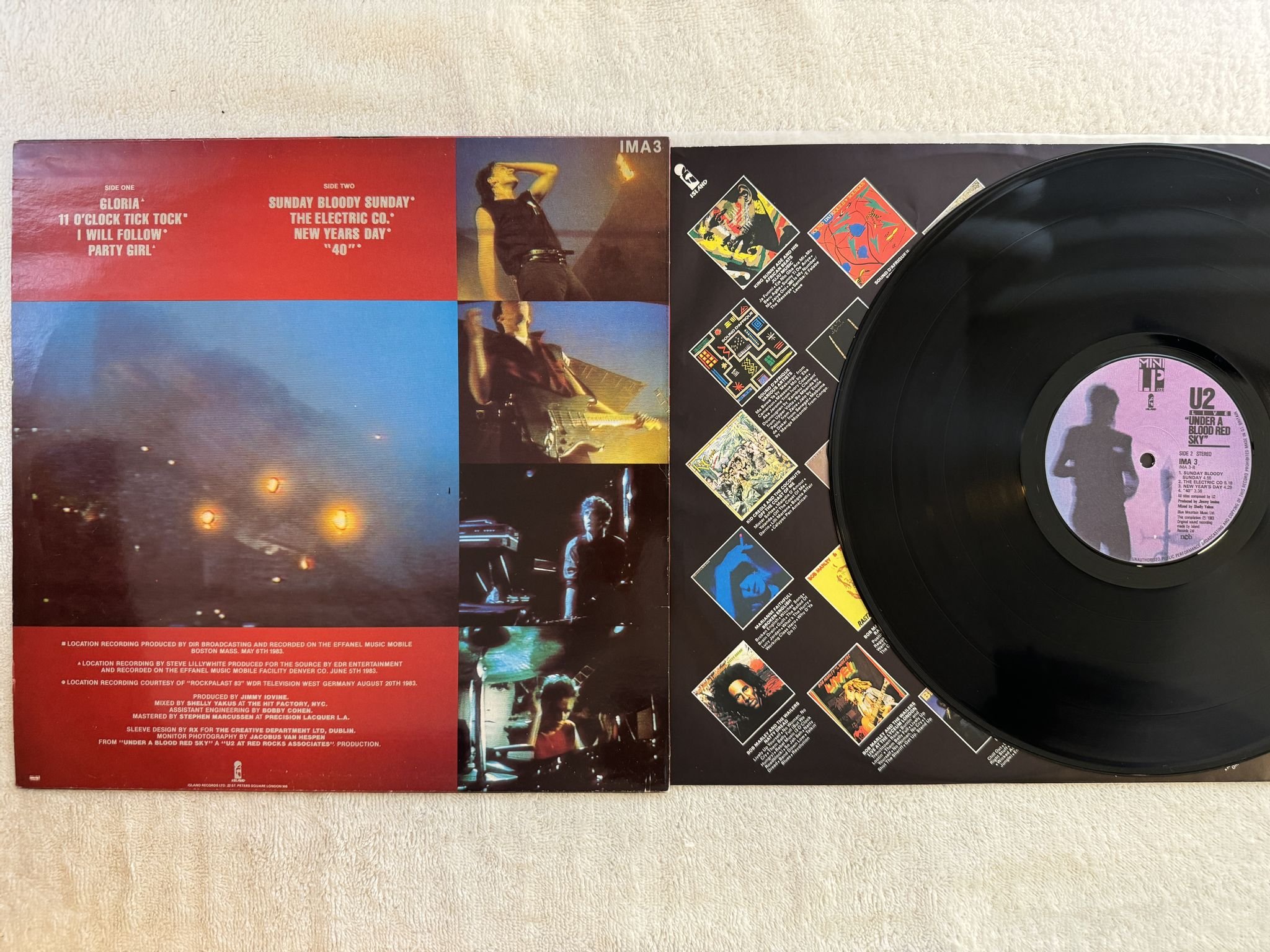 Omslagsbild för skivan U2 under a blood red sky LP -83 ncb ISLAND IMA 3
