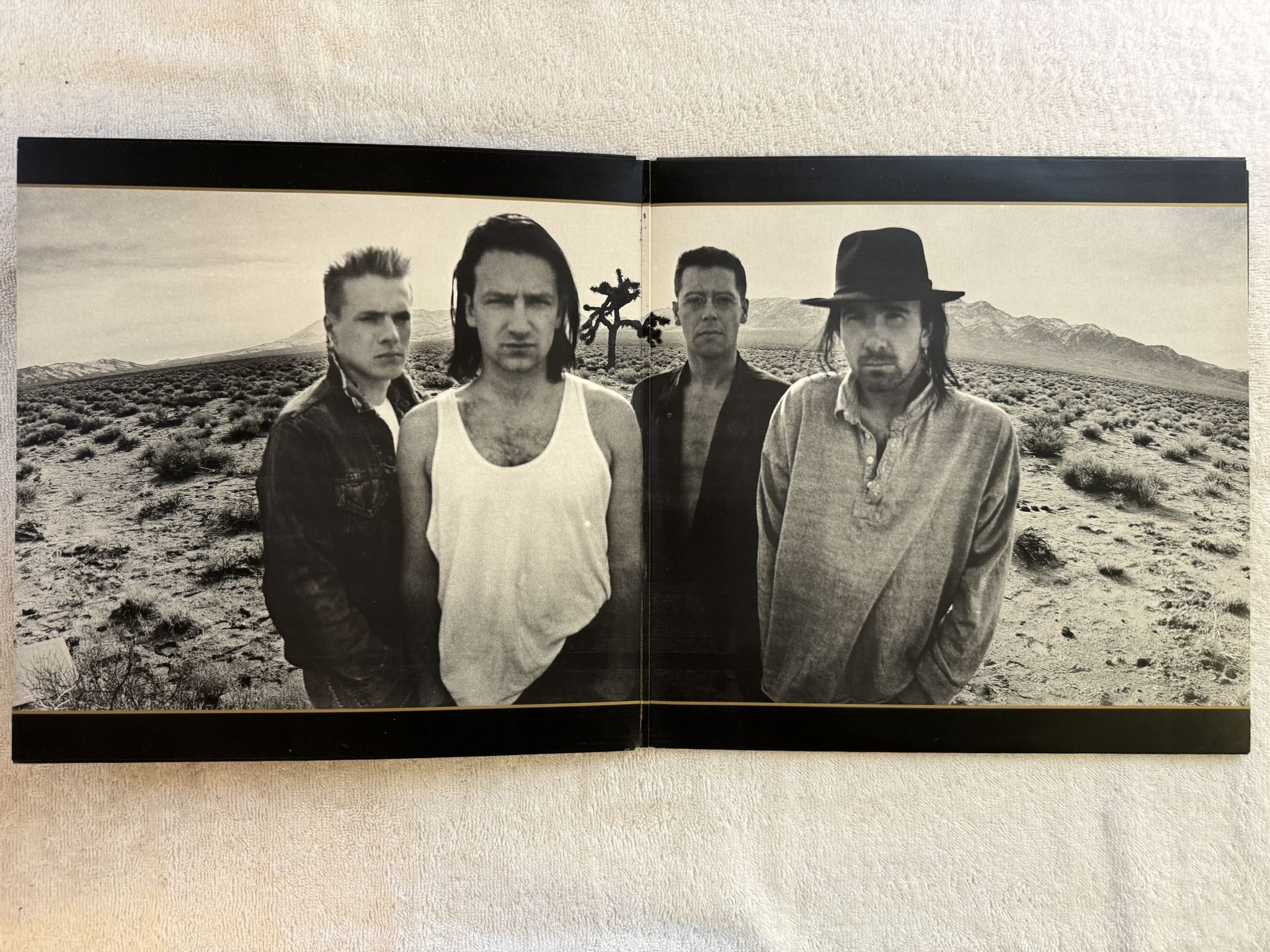 Omslagsbild för skivan U2 the joshua tree LP -87 ncb ISLAND U26