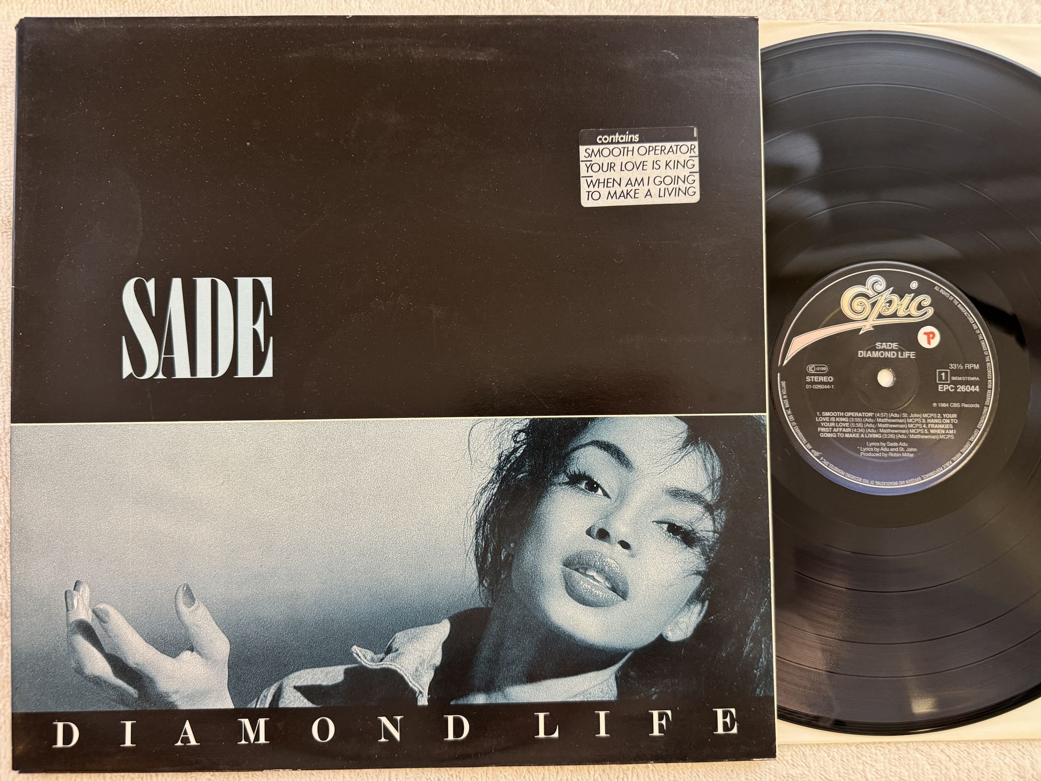 Omslagsbild för skivan SADE diamond life LP -84 Hol EPIC EPC 26044