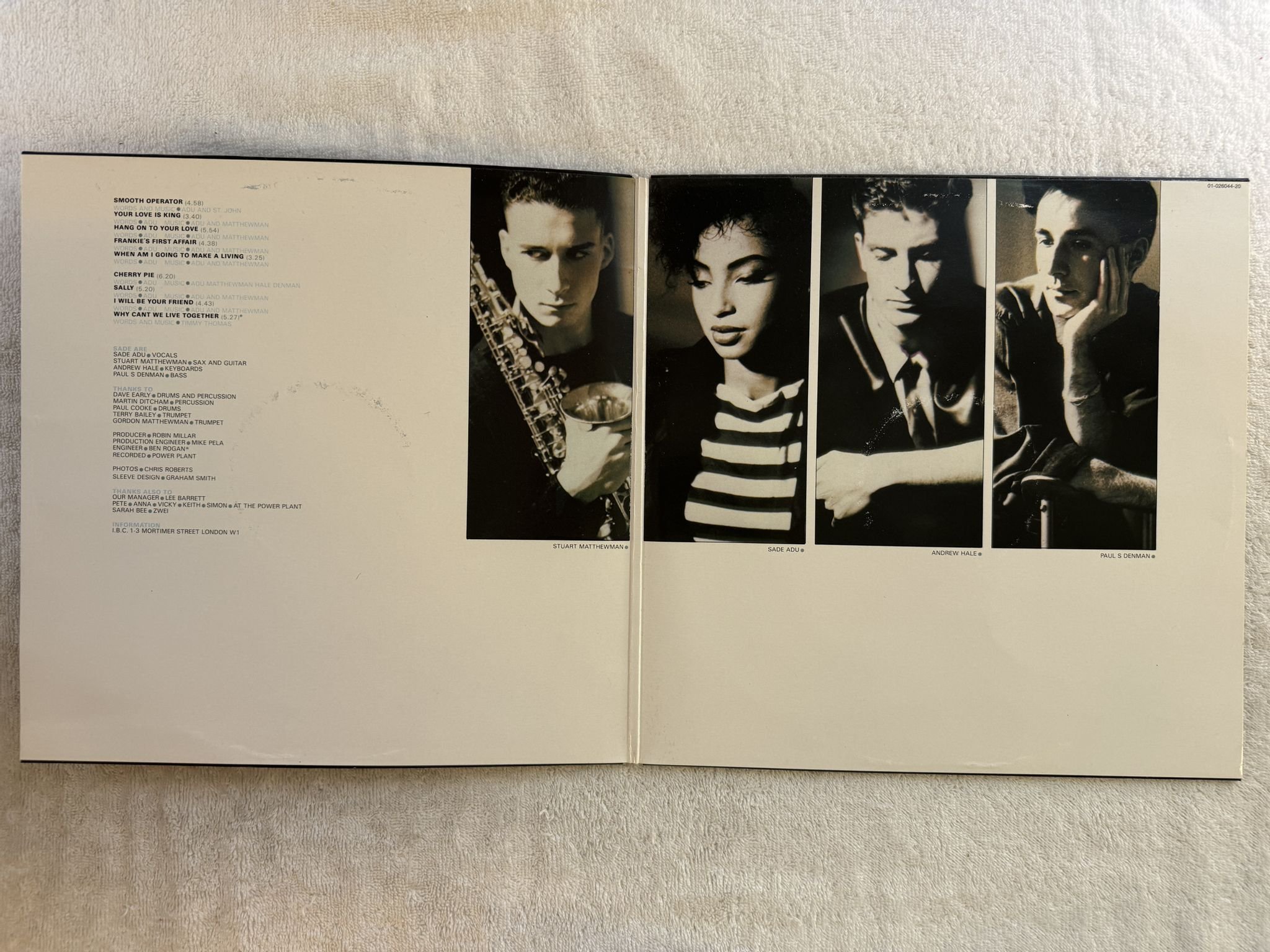 Omslagsbild för skivan SADE diamond life LP -84 Hol EPIC EPC 26044