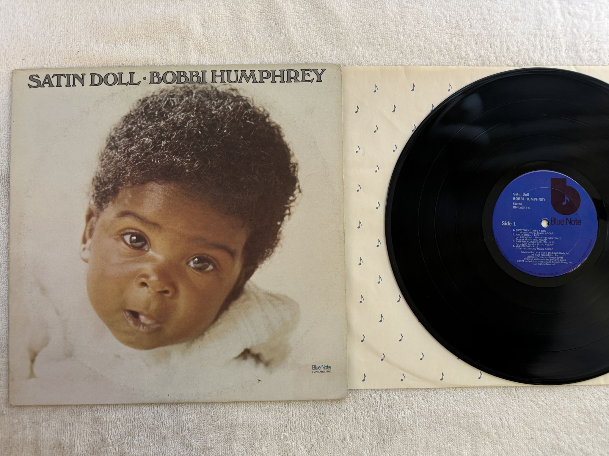 Omslagsbild för skivan BOBBI HUMPHREY Satin Doll LP -74 US BLUE NOTE BN-LA344-G *** SOUL-JAZZ ***