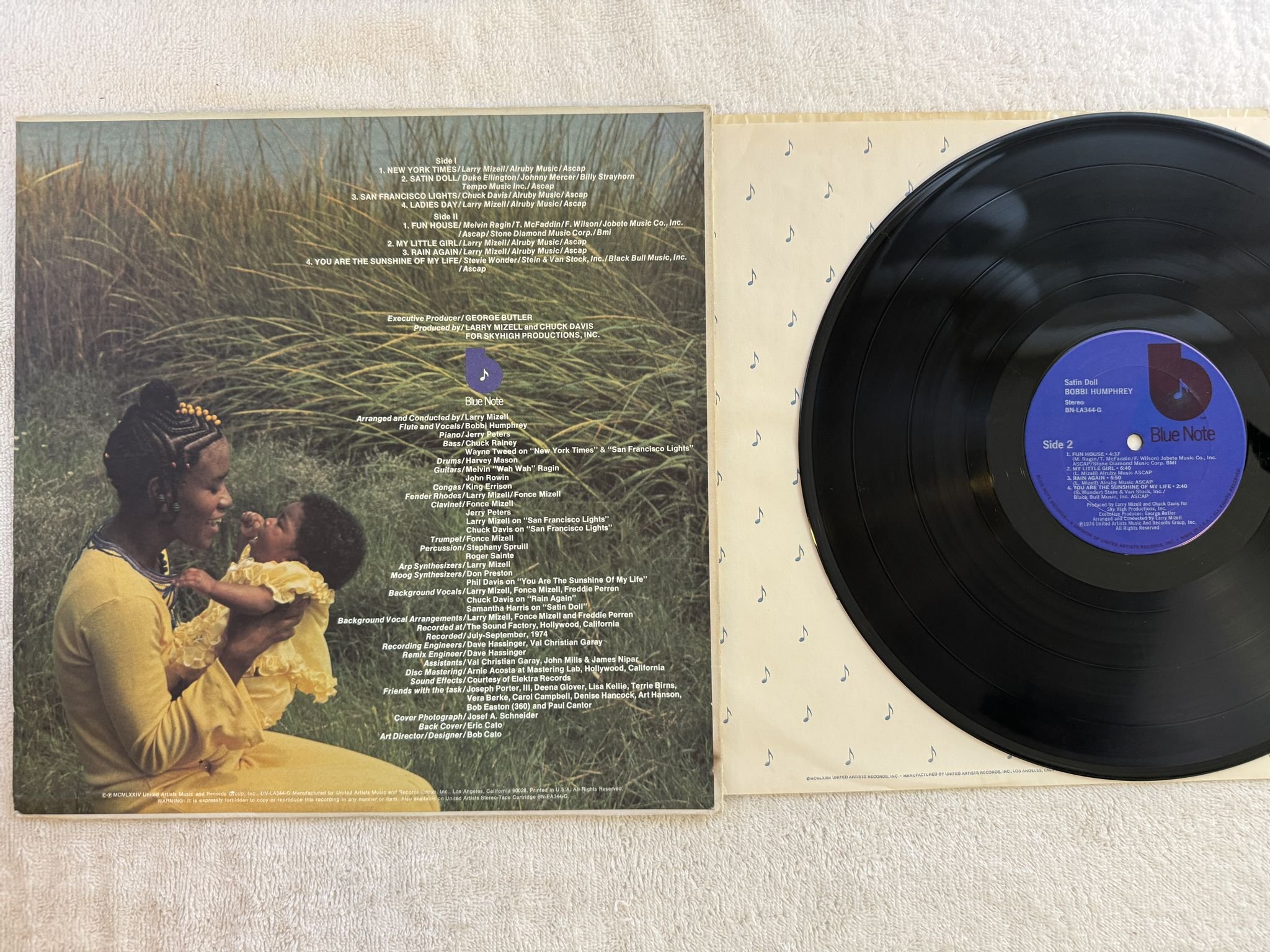 Omslagsbild för skivan BOBBI HUMPHREY Satin Doll LP -74 US BLUE NOTE BN-LA344-G *** SOUL-JAZZ ***
