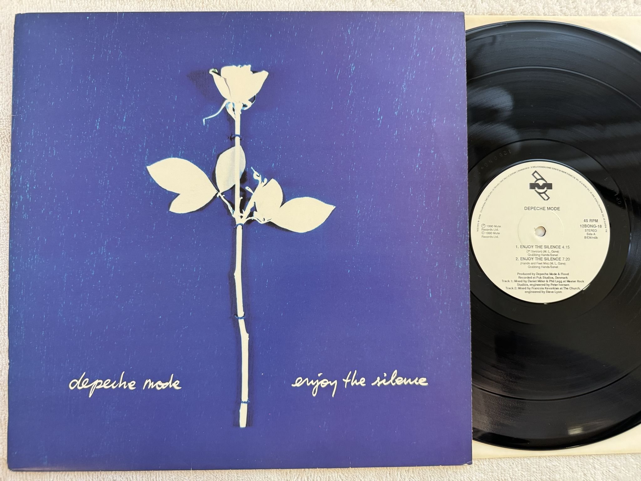 Omslagsbild för skivan DEPECHE MODE enjoy the silence 12"single 90 ncb MUTE 12BONG-18