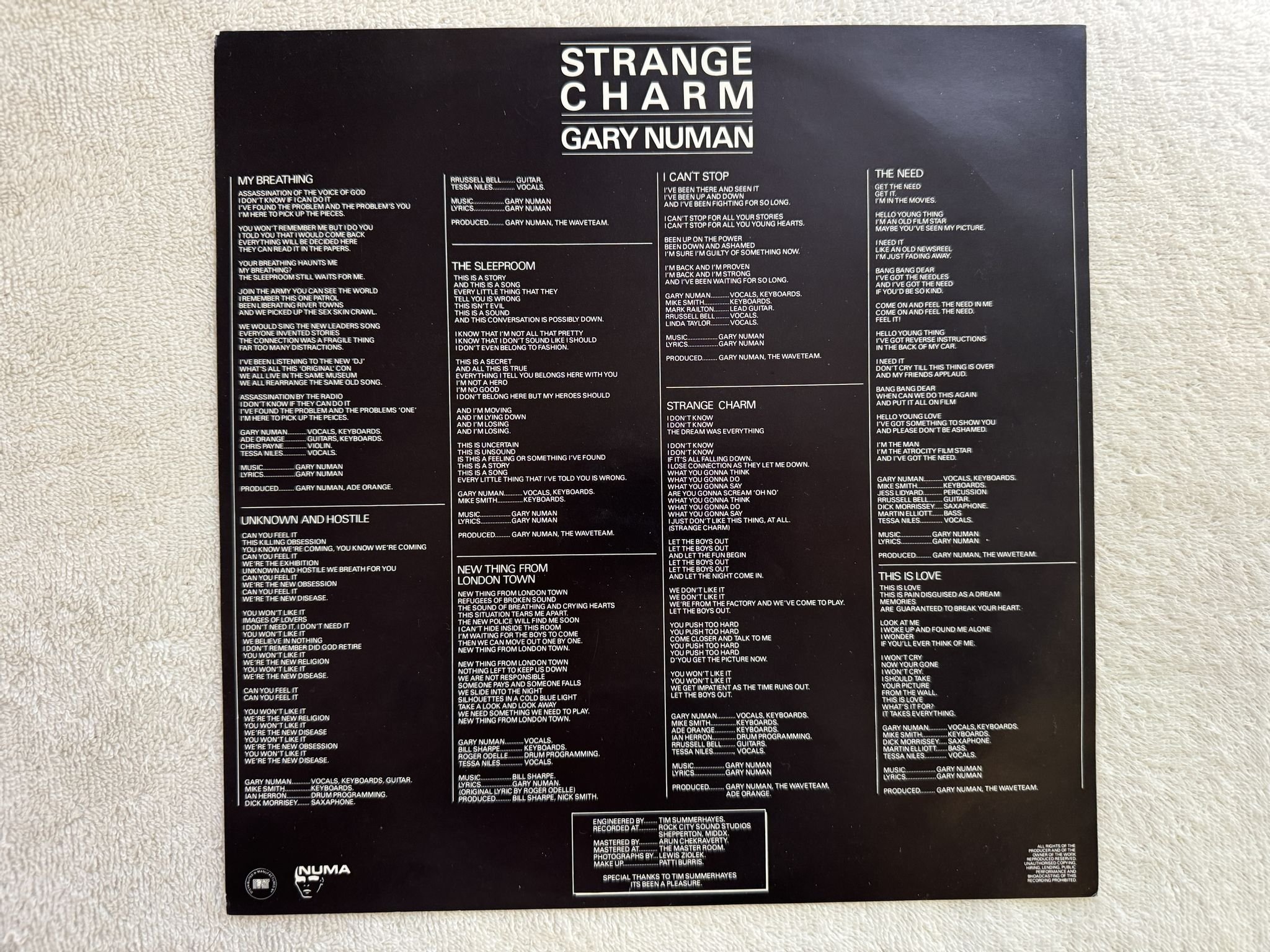Omslagsbild för skivan GARY NUMAN strange charm LP -86 ncb POLARVOX NUMA 1005