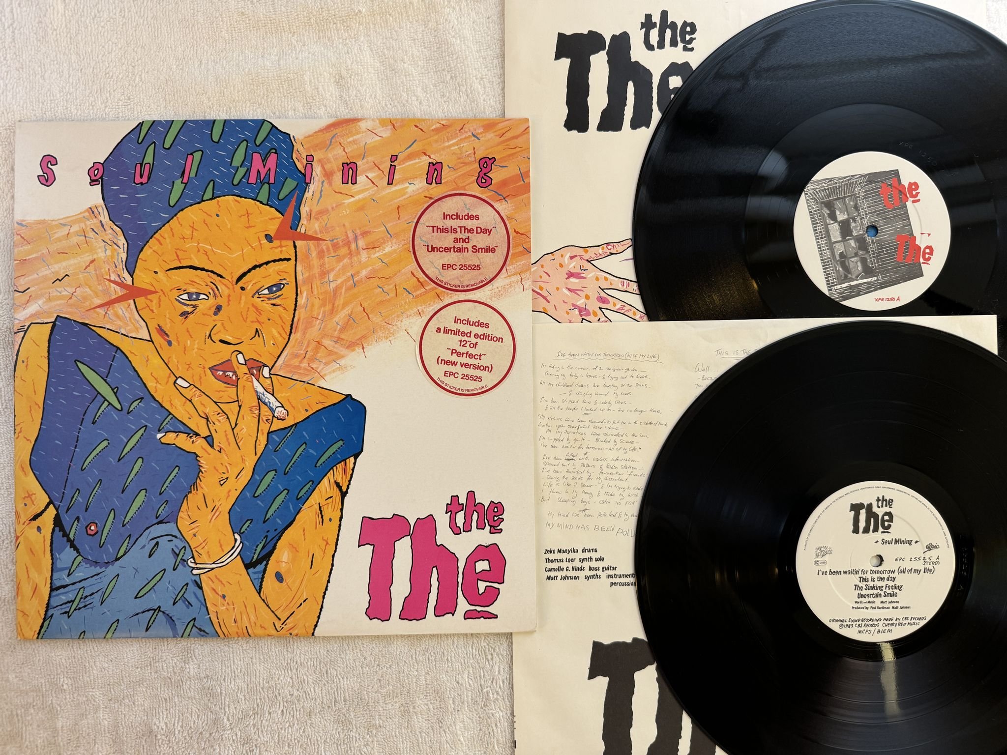 Omslagsbild för skivan THE THE Soul Mining LP + 12" -83 UK EPIC EPC 25525 *** VERY RARE ***