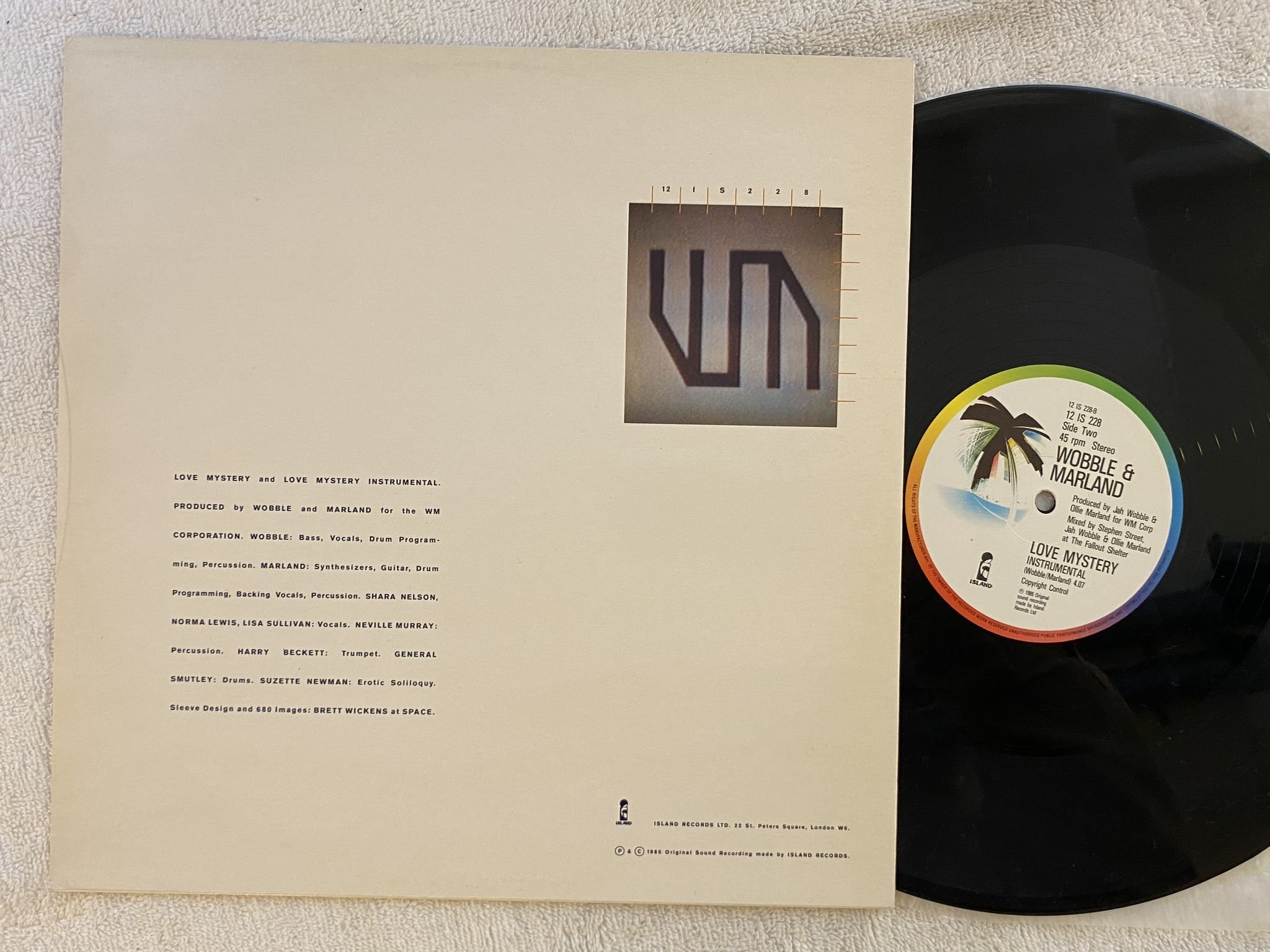 Omslagsbild för skivan JAH WOBBLE & OLLIE MARLAND Love Mystery 12" -85 UK island 12 IS 228