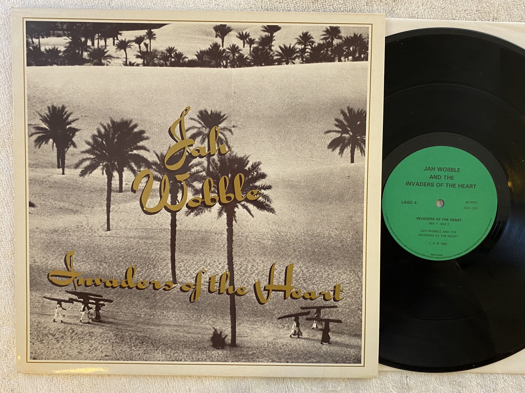 Omslagsbild för skivan JAH WOBBLE Invaders Of The Heart 12" -83 UK LAGO 4 *** NEW WAVE ***