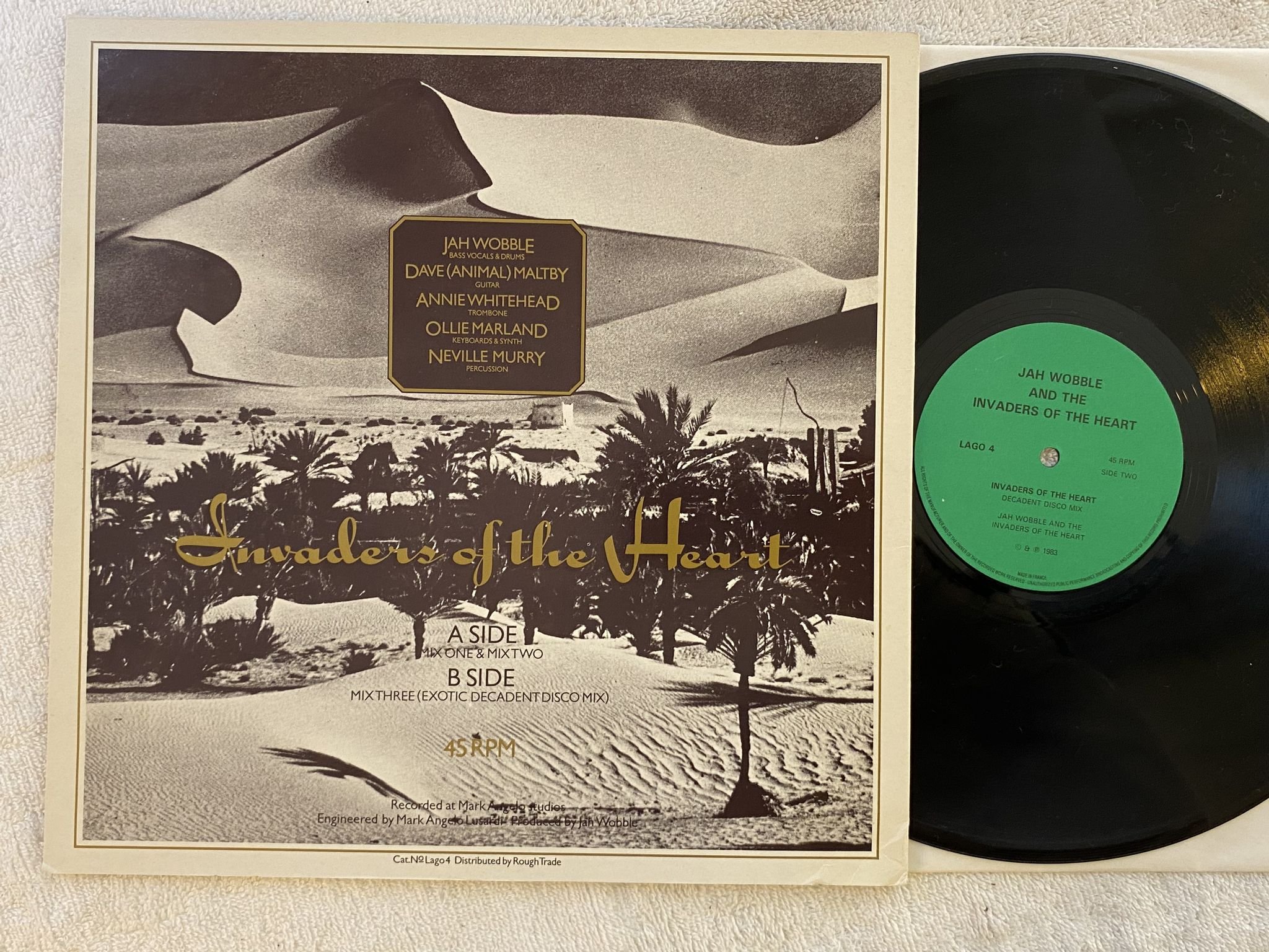 Omslagsbild för skivan JAH WOBBLE Invaders Of The Heart 12" -83 UK LAGO 4 *** NEW WAVE ***