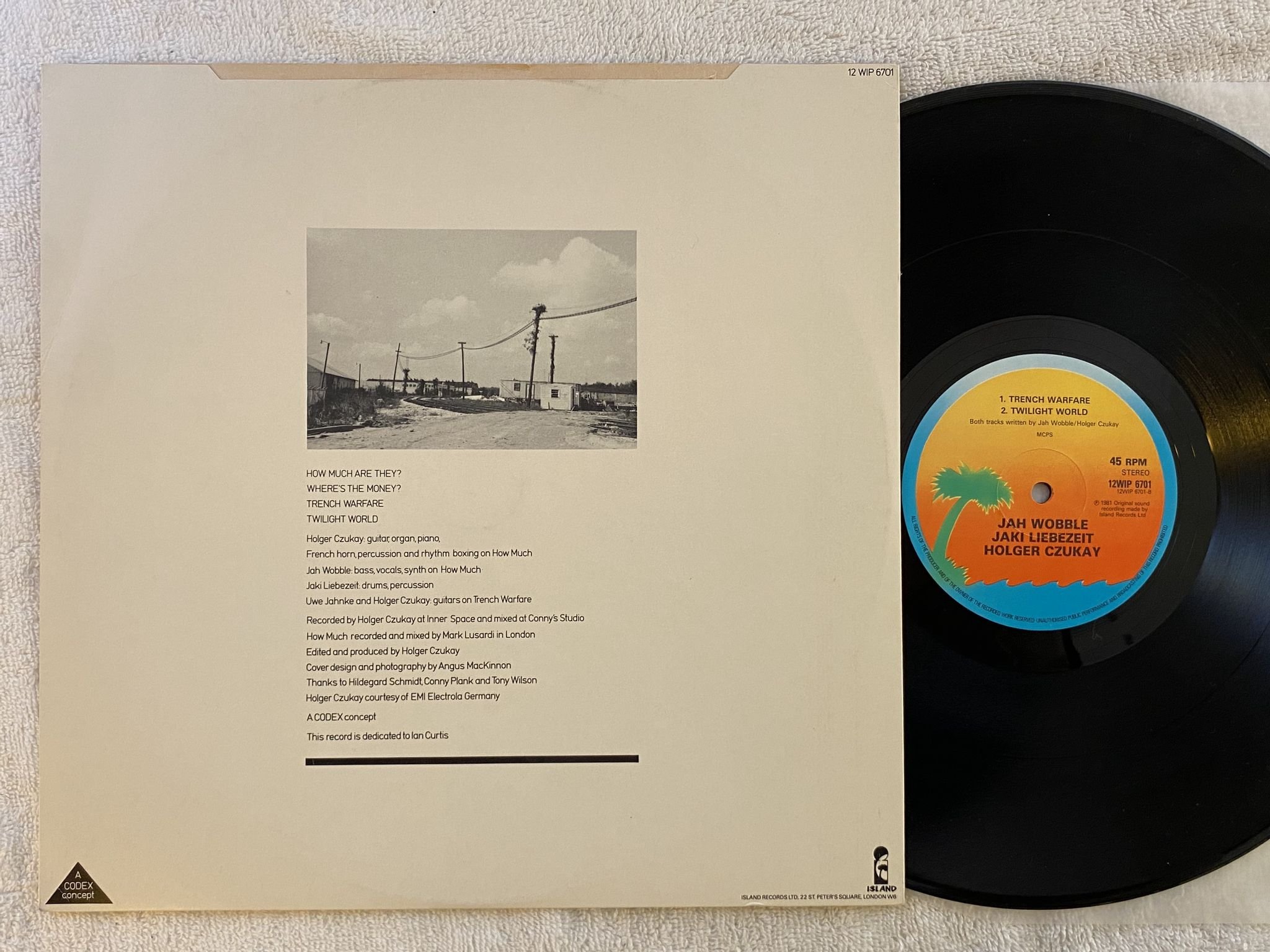 Omslagsbild för skivan JAH WOBBLE How Much Are They? 12"ep- 81 UK island 12 WIP 6701