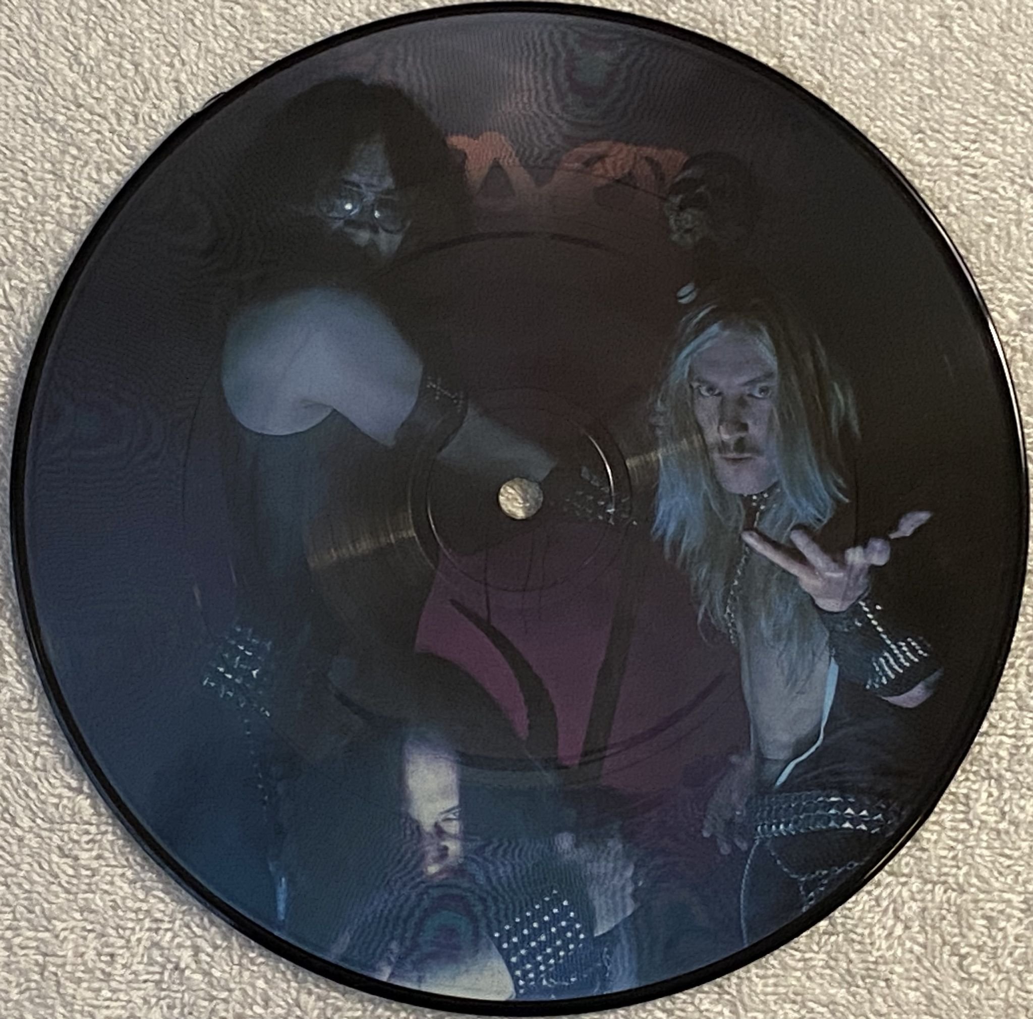 Omslagsbild för skivan VENOM die hard / acid queen 7" -83 MEGAFORCE picture disc *** 1000 COPIES ***