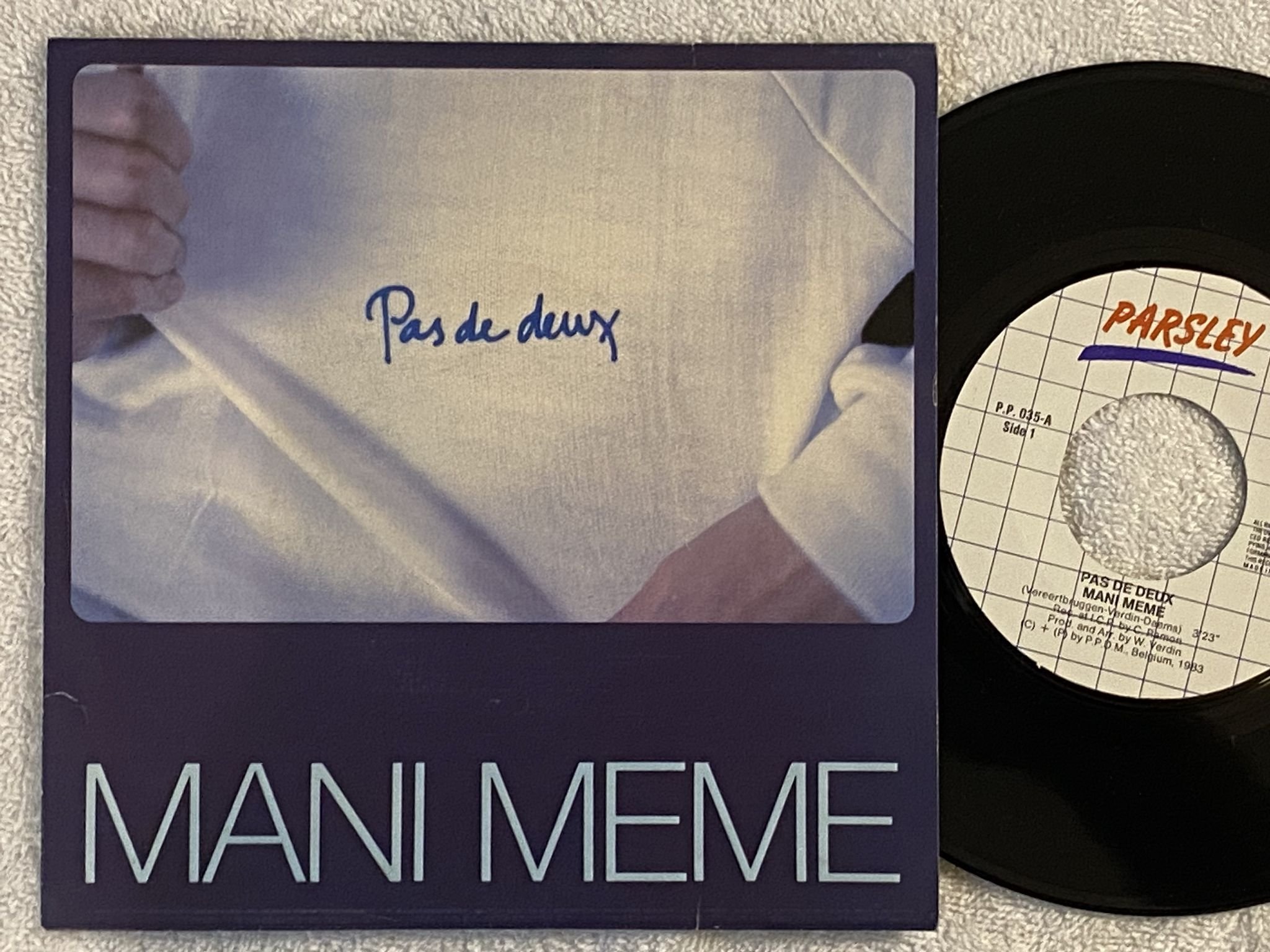 Omslagsbild för skivan PAS DE DEUX Mani Meme 7" -83 Belgium PARSLEY PP 035 *** SYNTH-POP ***