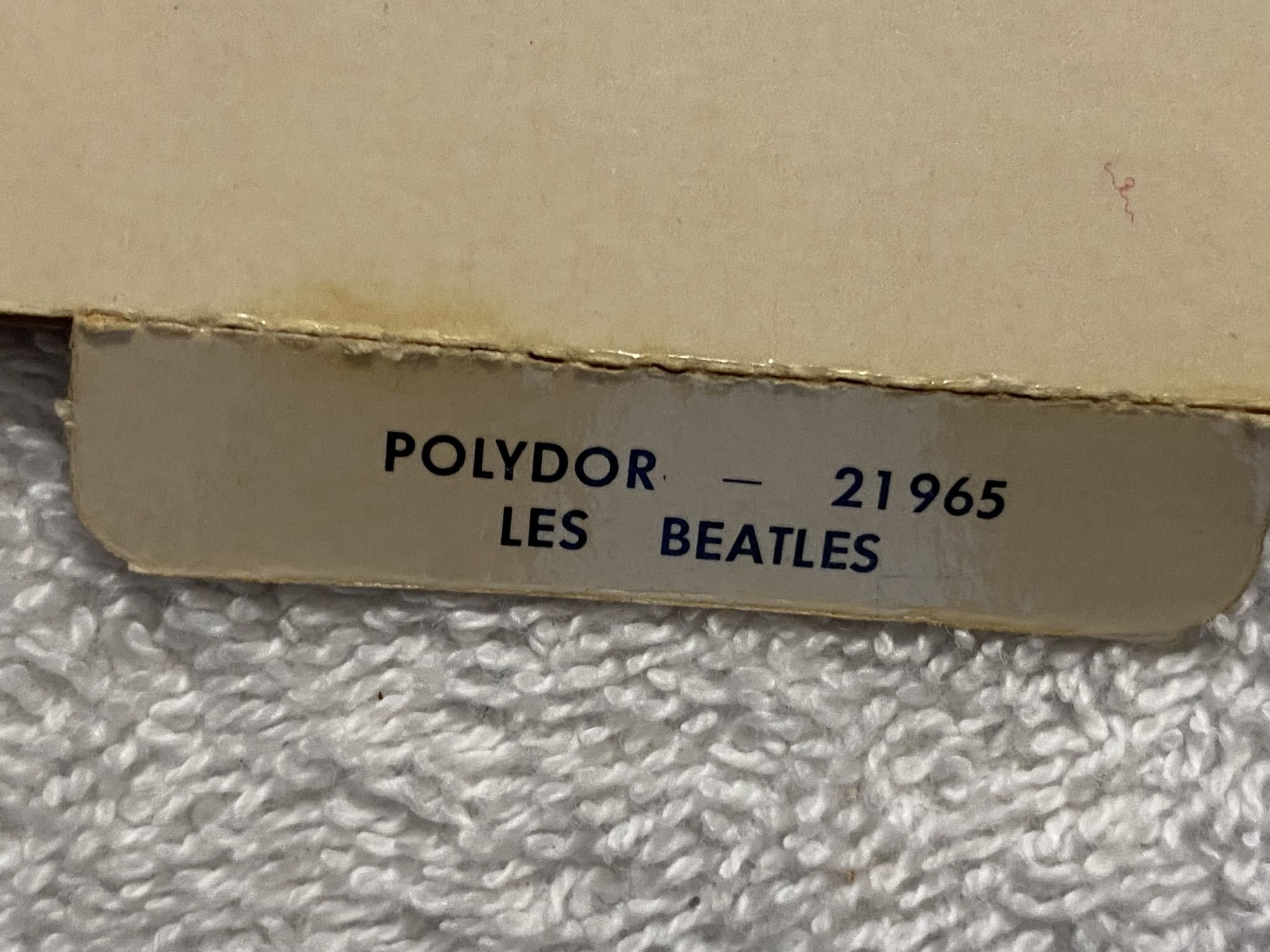 Omslagsbild för skivan LES BEATLES ain't she sweet 7"ep -64 Fra POLYDOR 21965