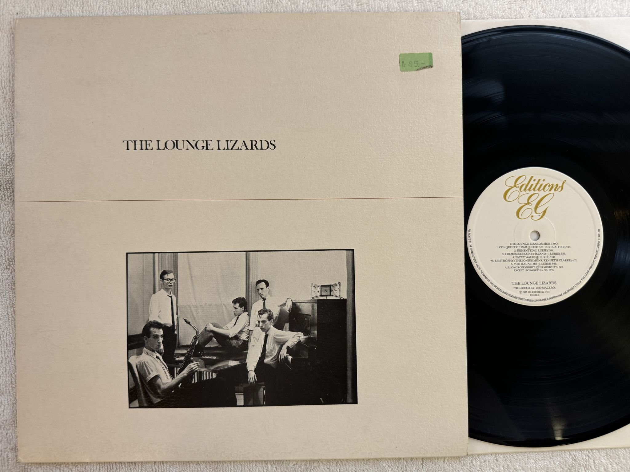 Omslagsbild för skivan THE LOUNGE LIZARDS s/t LP -81 UK EDITIONS EG EGED 8