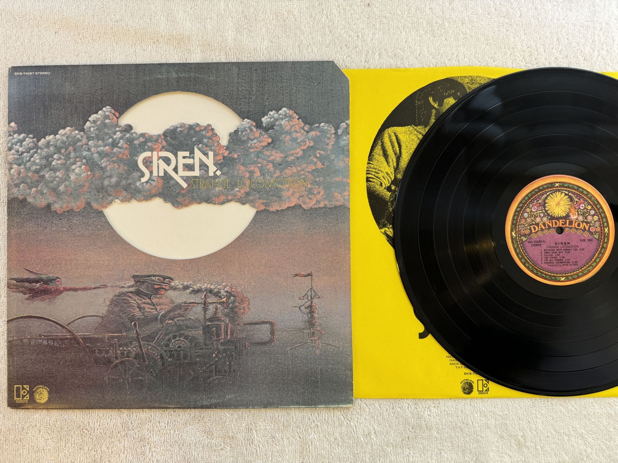 Omslagsbild för skivan SIREN strange locomotion LP -71 US DANDELION EKS-74087