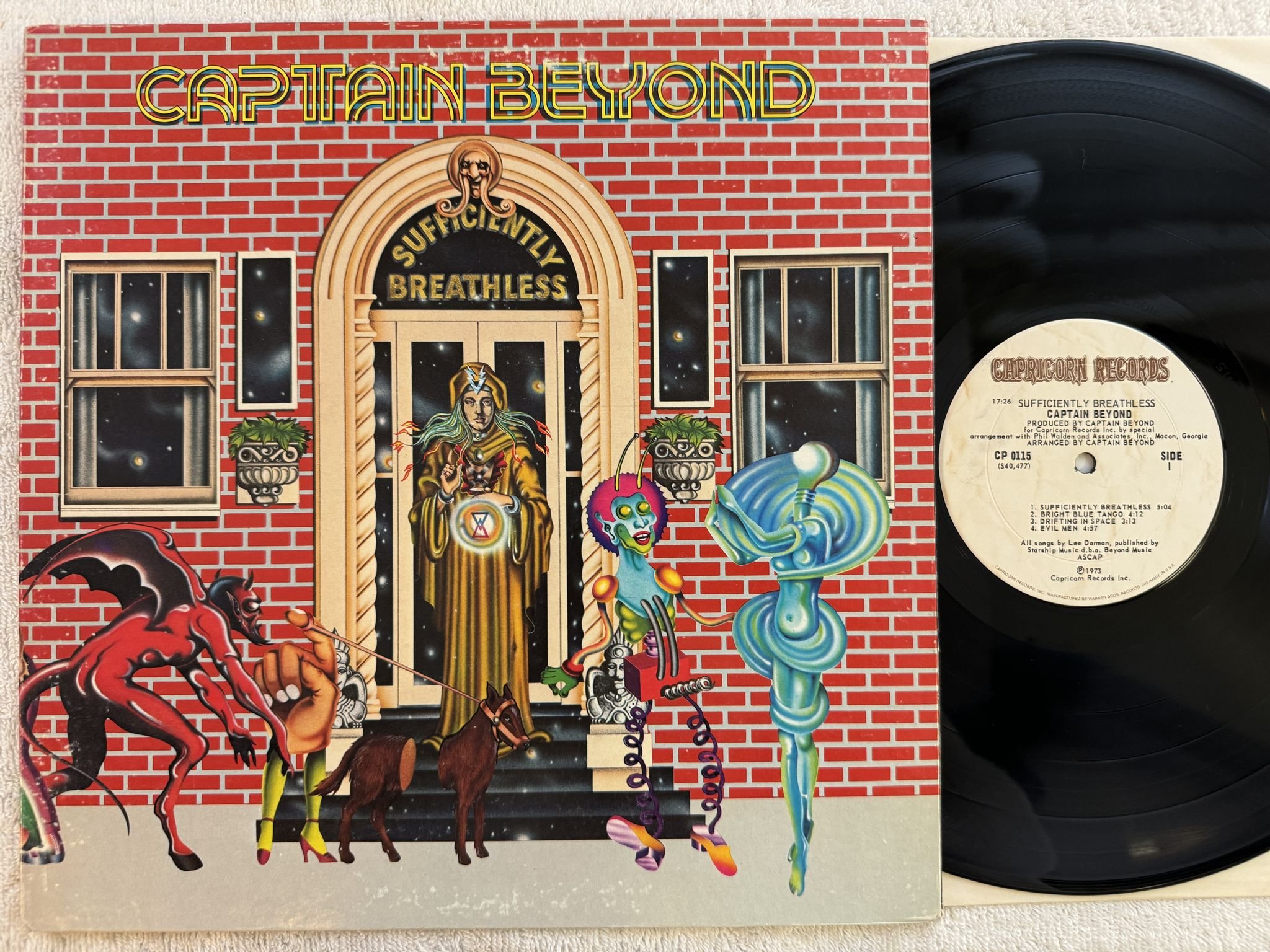 Omslagsbild för skivan CAPTAIN BEYOND sufficiently breathless LP -73 US CAPRICORN CP 0115