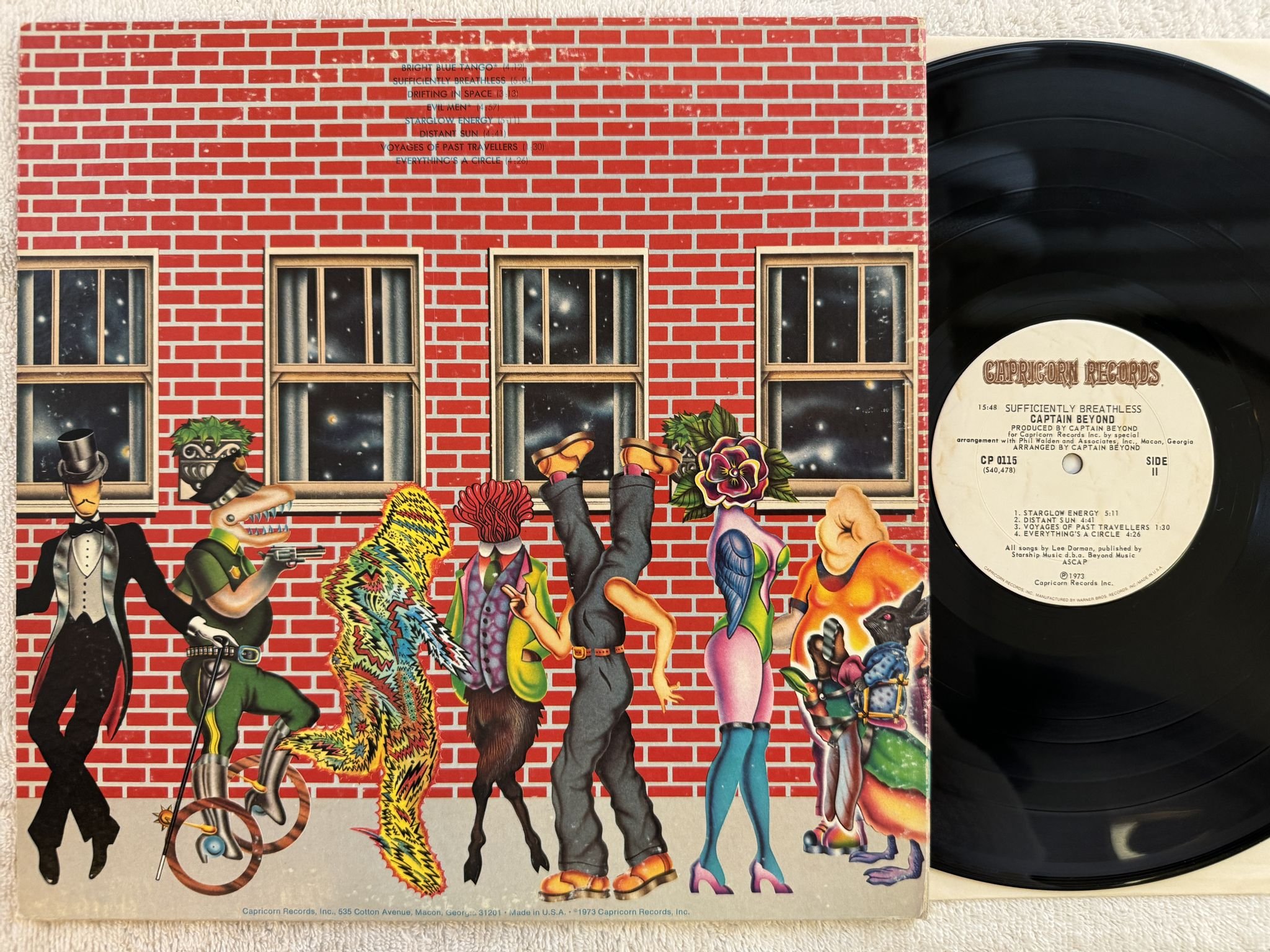 Omslagsbild för skivan CAPTAIN BEYOND sufficiently breathless LP -73 US CAPRICORN CP 0115