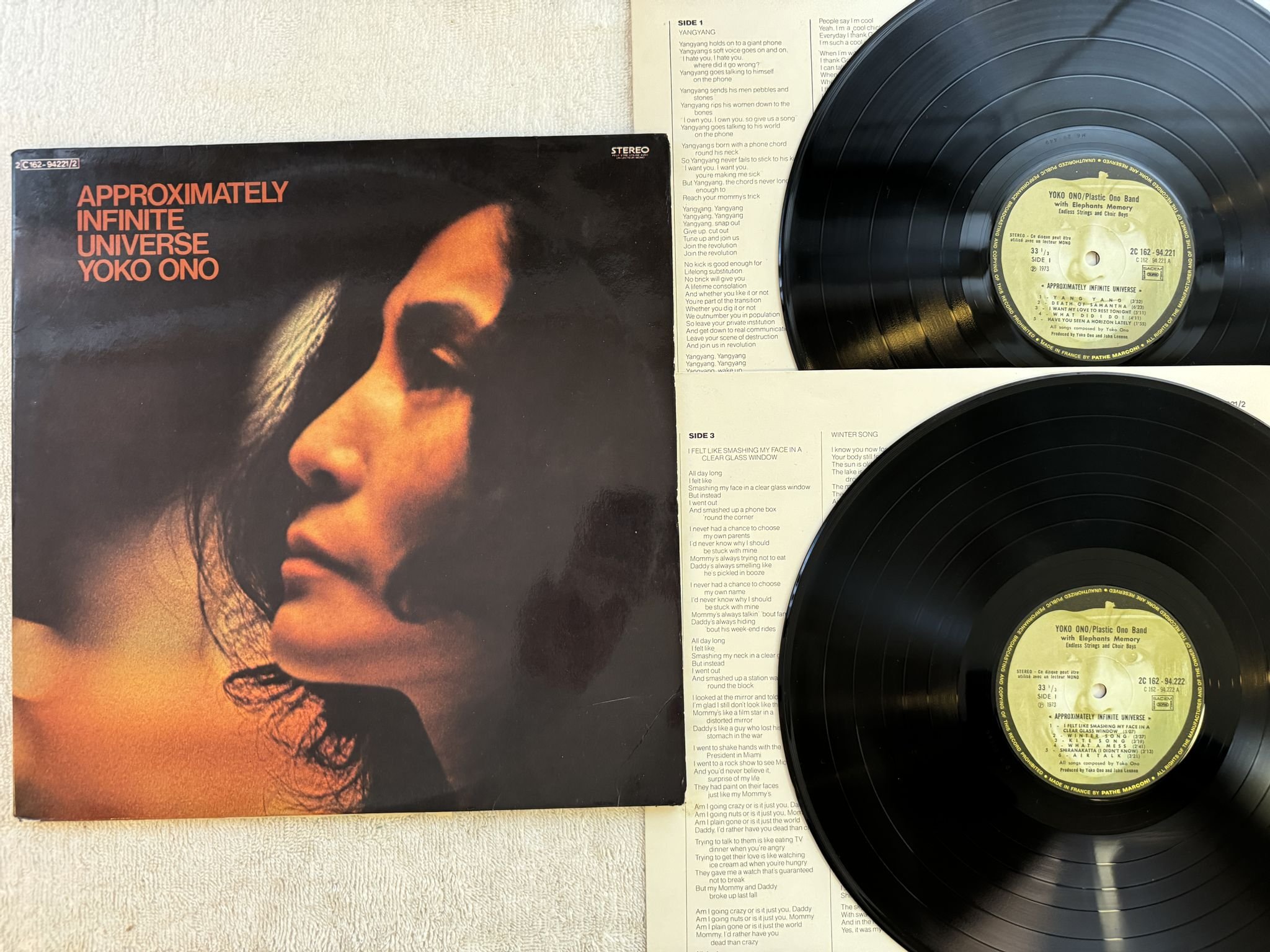 Omslagsbild för skivan YOKO ONO approximately infinite universe 2xLP -73 Fra APPLE2 C162-94221/2