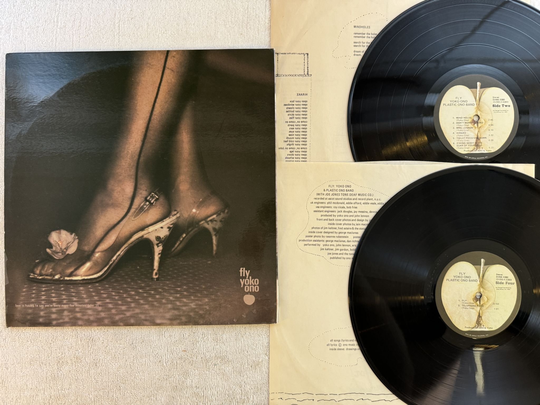 Omslagsbild för skivan YOKO ONO Plastic Ono Band - FLY 2xLP -71 APPLE SVBB 3380