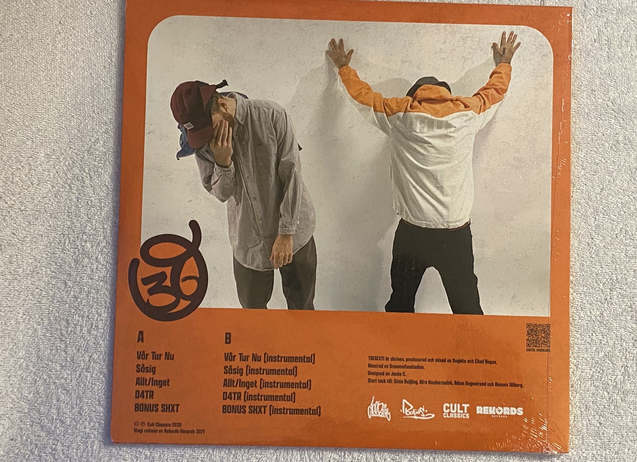 Omslagsbild för skivan DOGBITE & CHAD BOGUS TRESEXTI 12"ep 2021 Den REKORDS REKREC022