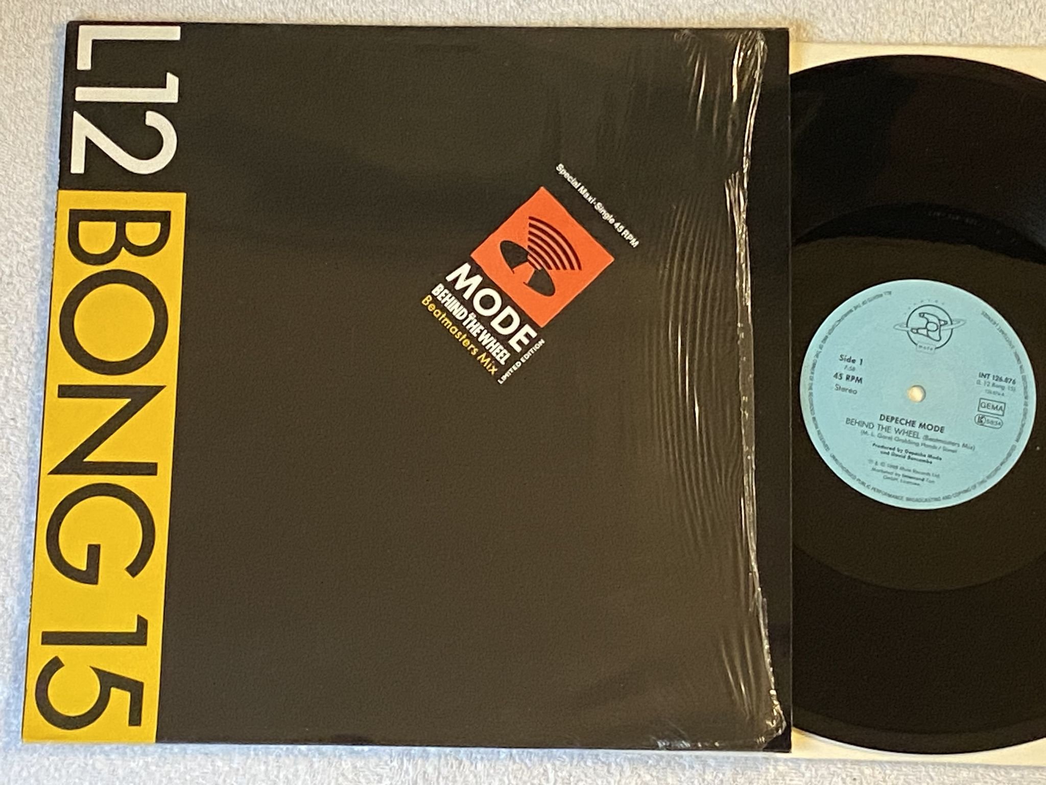 Omslagsbild för skivan DEPECHE MODE behind the wheel 12" -88 Ger MUTE INT 126876