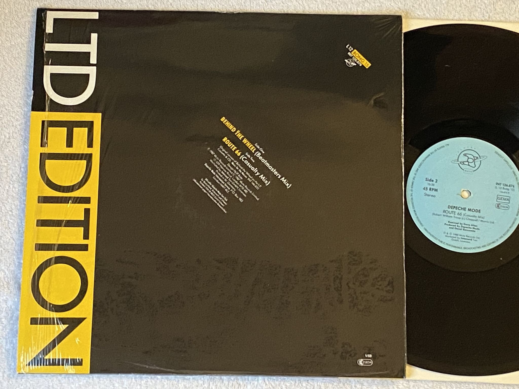 Omslagsbild för skivan DEPECHE MODE behind the wheel 12" -88 Ger MUTE INT 126876