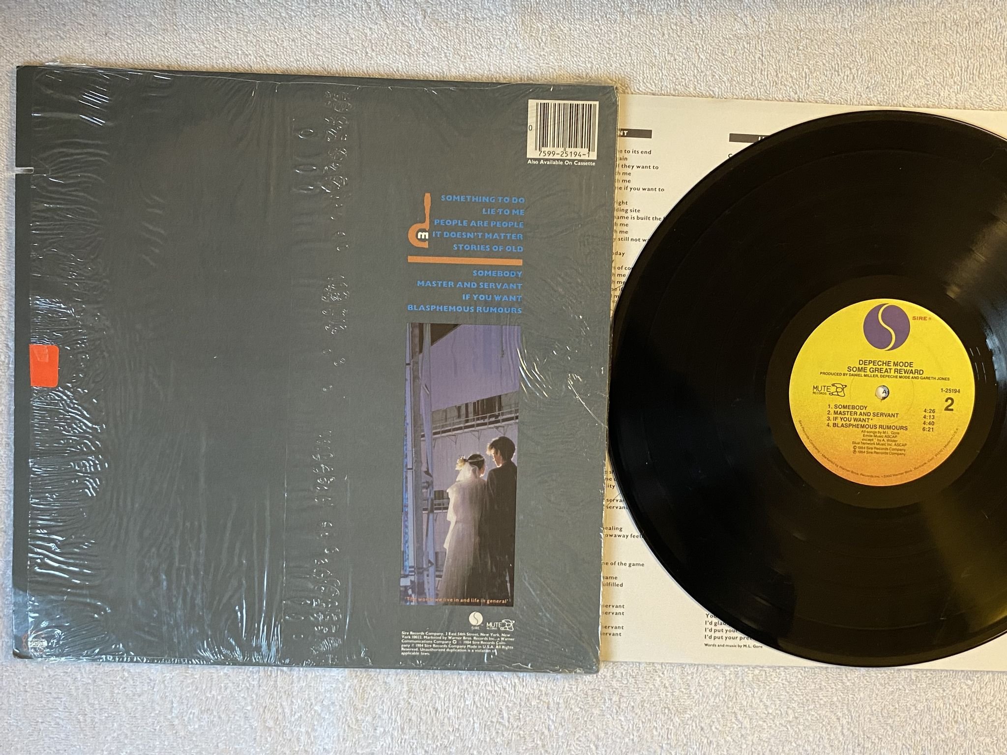 Omslagsbild för skivan DEPECHE MODE some great award LP -84 US SIRE 1-25194 *** HYPE STICKER ***