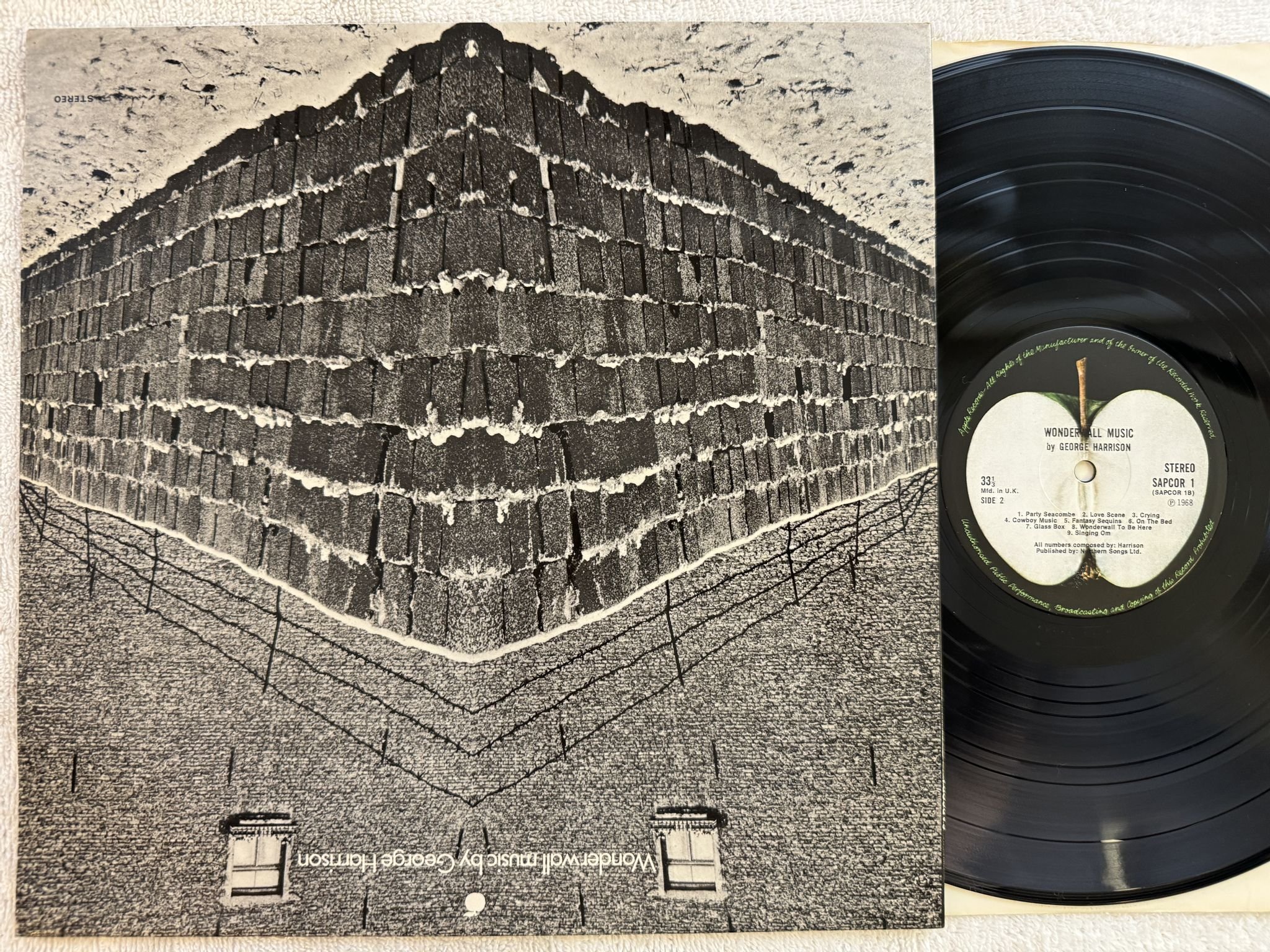 Omslagsbild för skivan GEORGE HARRISON wonderwall music LP -68 UK APPLE SAPCOR 1