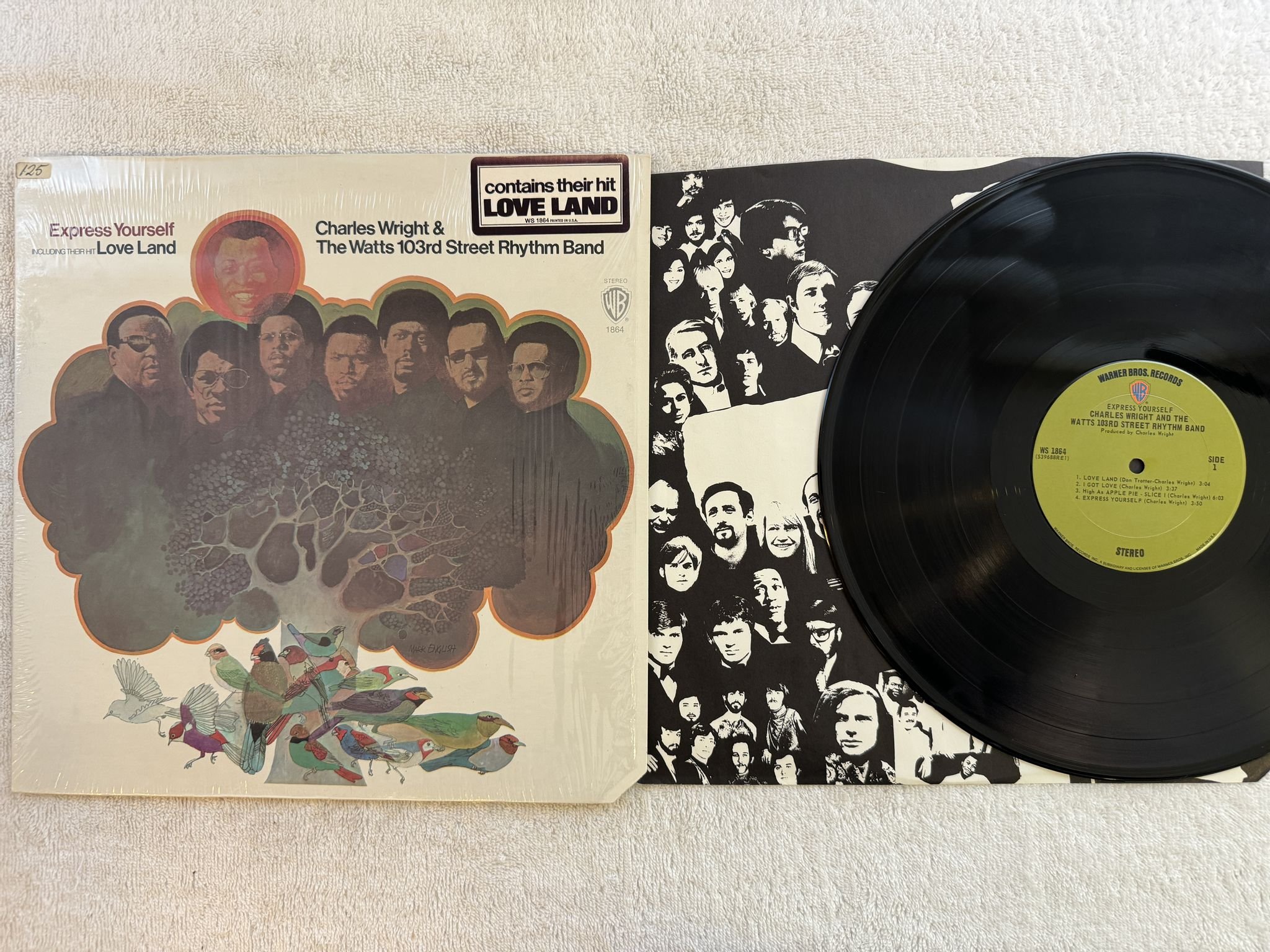 Omslagsbild för skivan CHARLES WRIGHT & THE WATTS 103RD STREET RHYTHM BAND express yourself LP -70 US