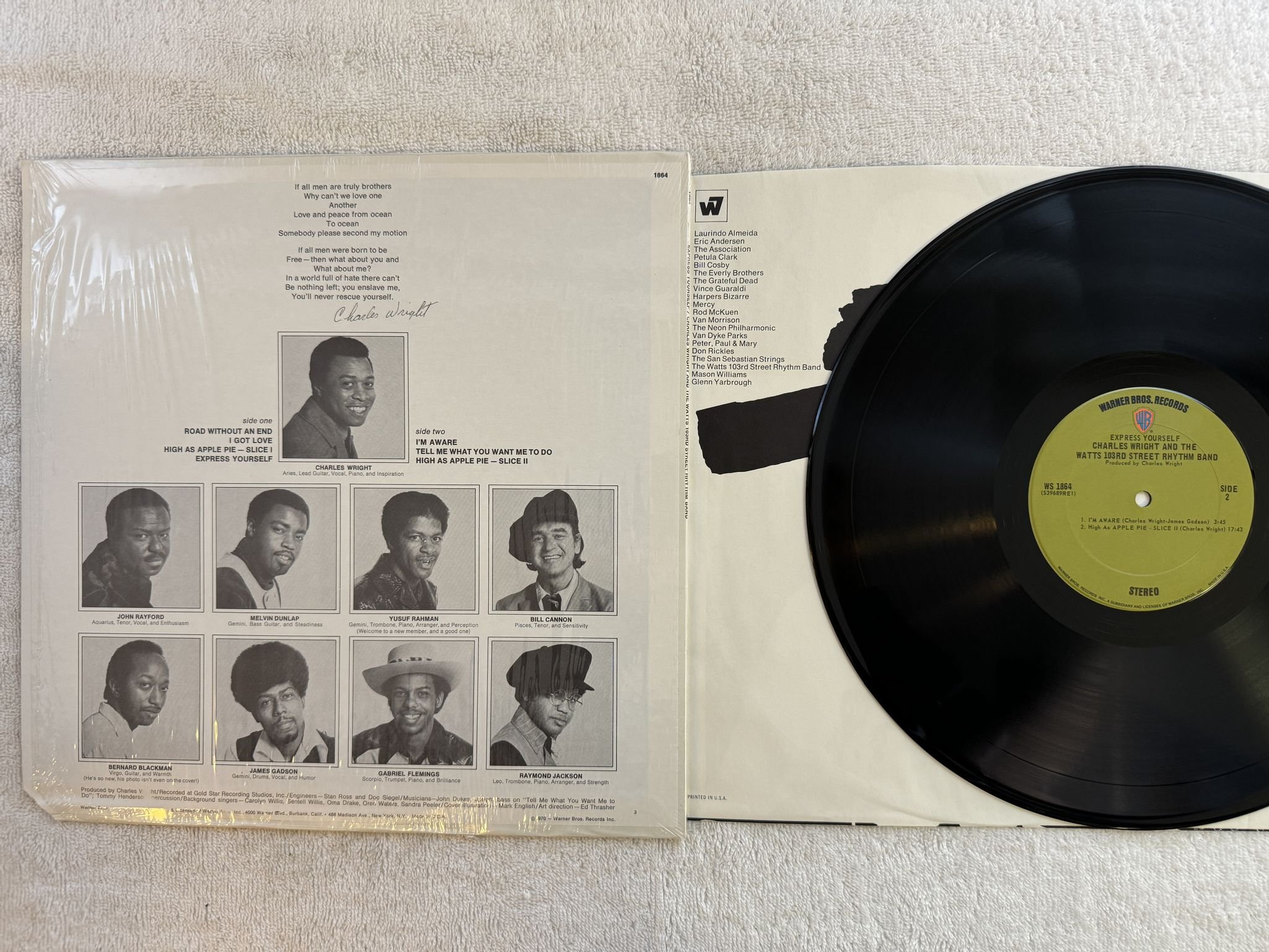 Omslagsbild för skivan CHARLES WRIGHT & THE WATTS 103RD STREET RHYTHM BAND express yourself LP -70 US
