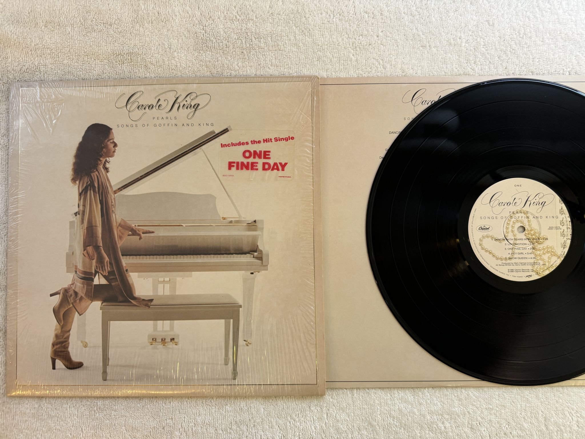 Omslagsbild för skivan CAROLE KING pearls LP -80 CAPITOL SOO-12073
